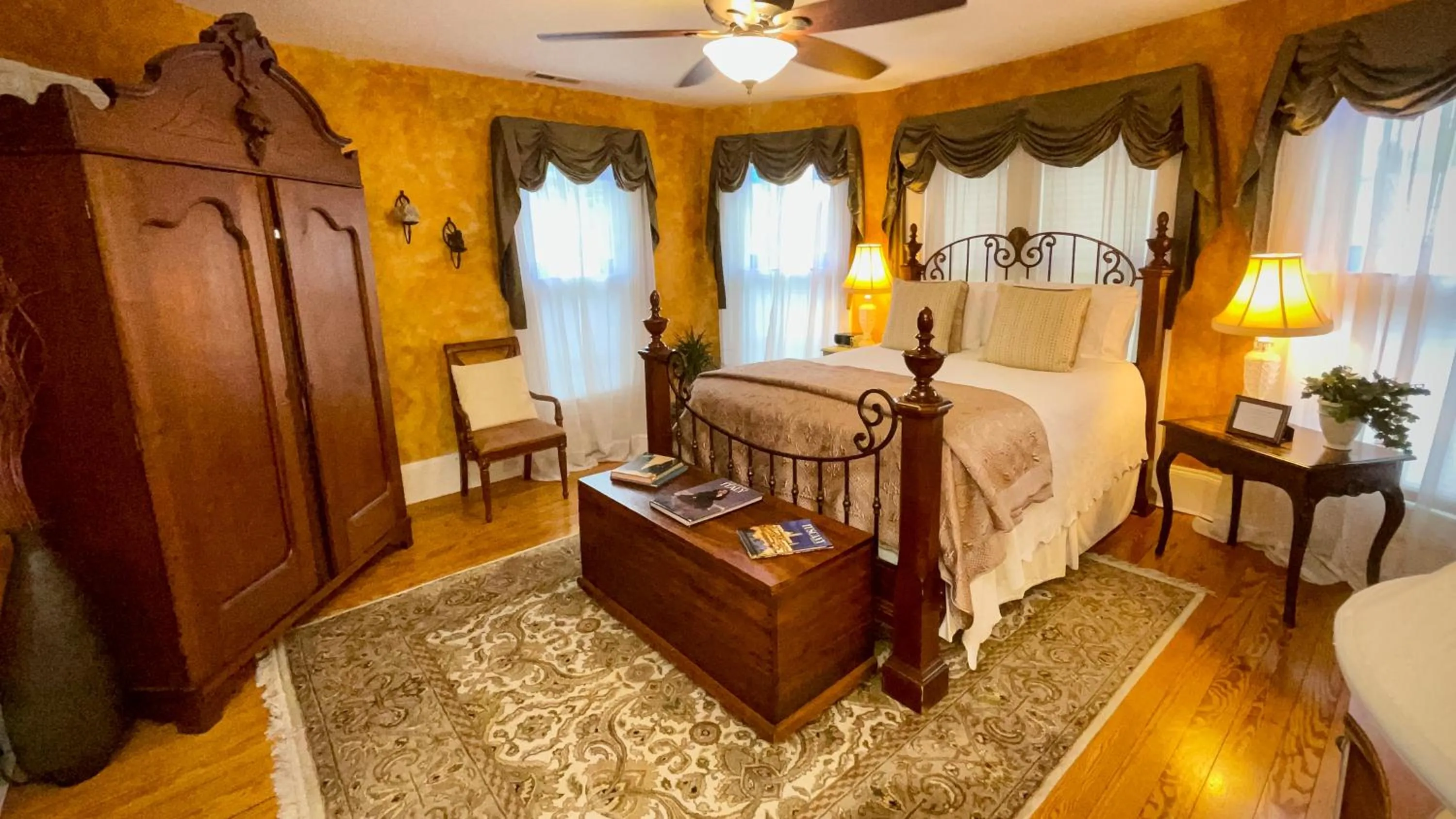 Bed in The Inn at Onancock