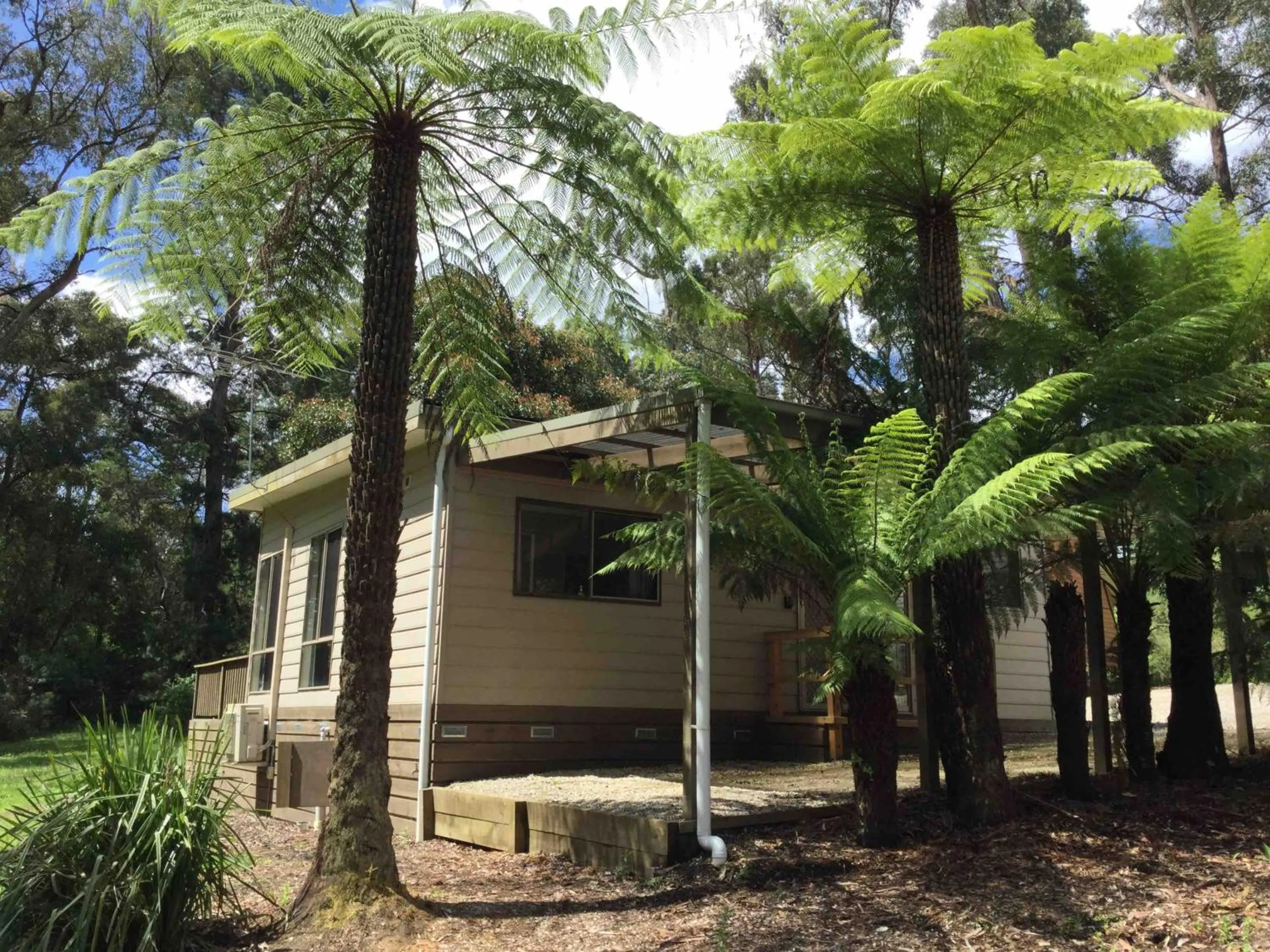 Property building in Emerald Creek Cottages