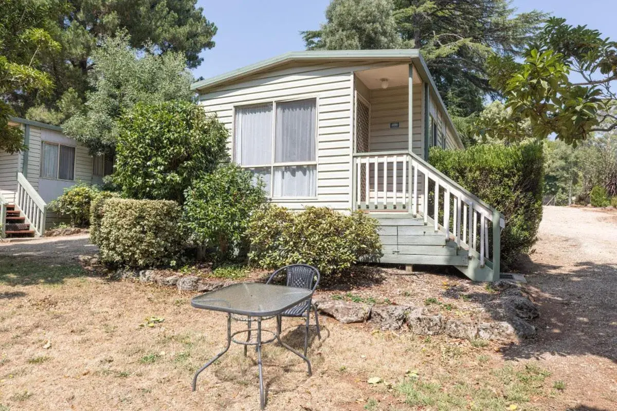 Two-Bedroom Cottage with Garden View in Daylesford Holiday Park Two-Bedroom Cottage with Garden View in Daylesford Holiday Park