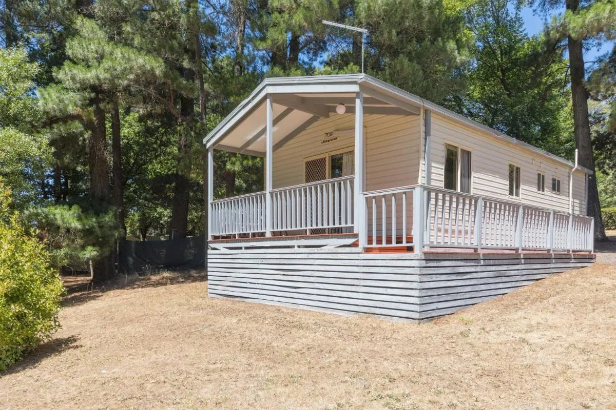 Property building in Daylesford Holiday Park