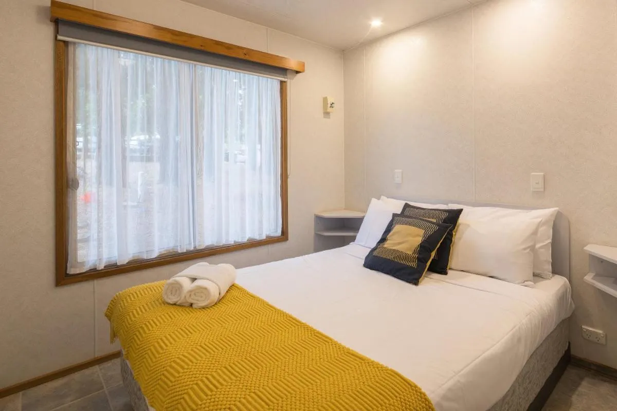 Bedroom, Bed in Daylesford Holiday Park