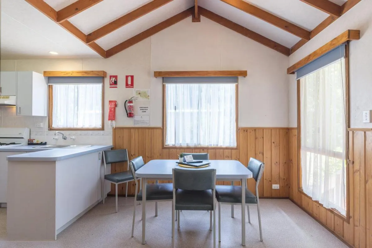 Kitchen or kitchenette in Daylesford Holiday Park
