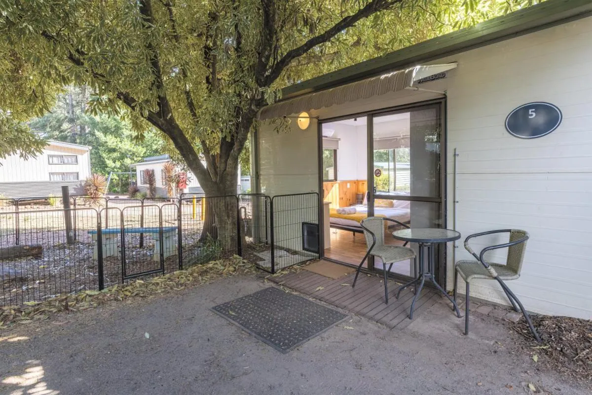 Property building in Daylesford Holiday Park