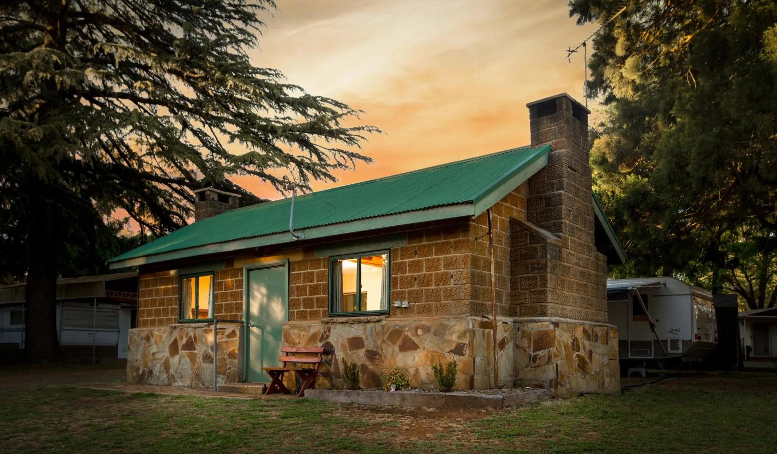 Communal lounge/ TV room in Daylesford Holiday Park