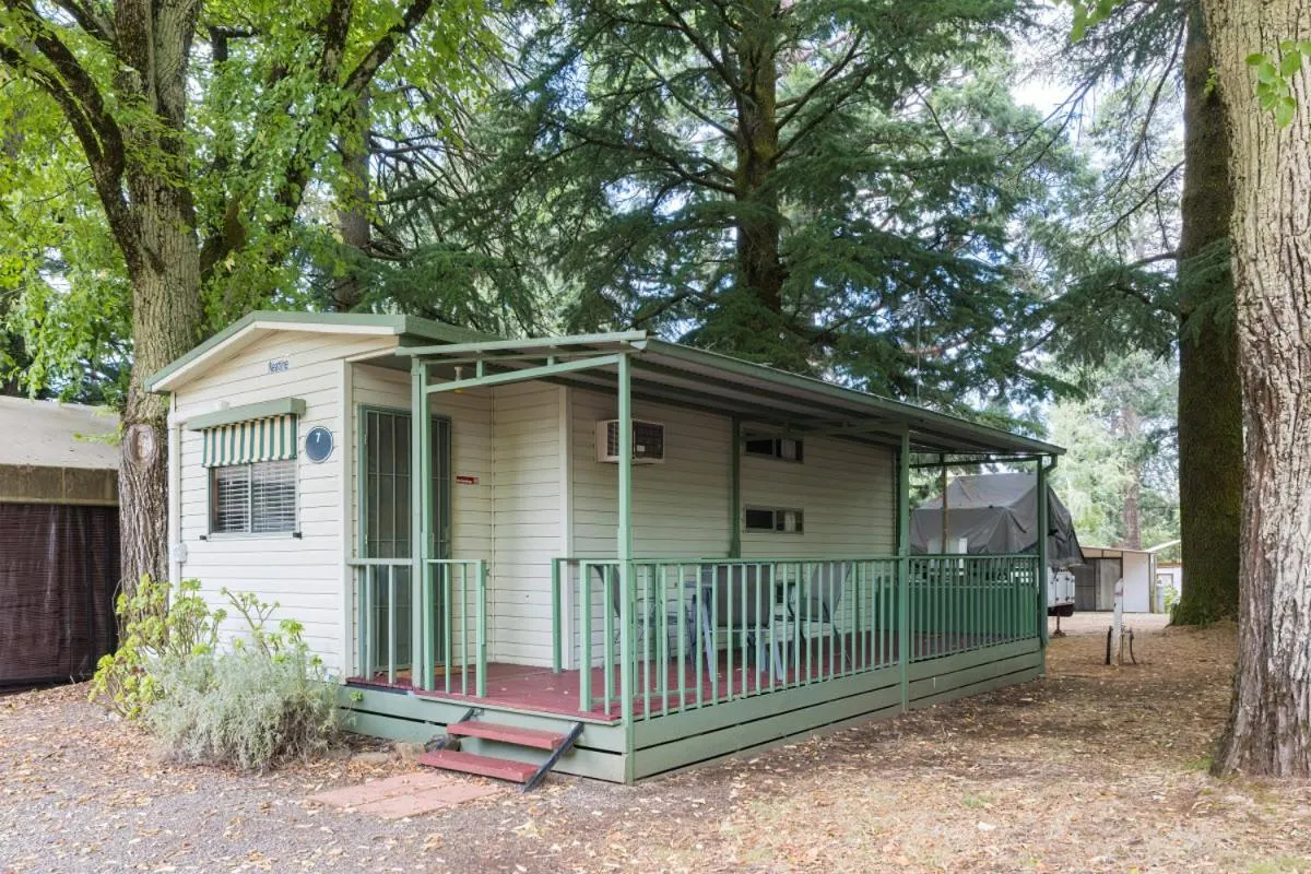 Property building in Daylesford Holiday Park