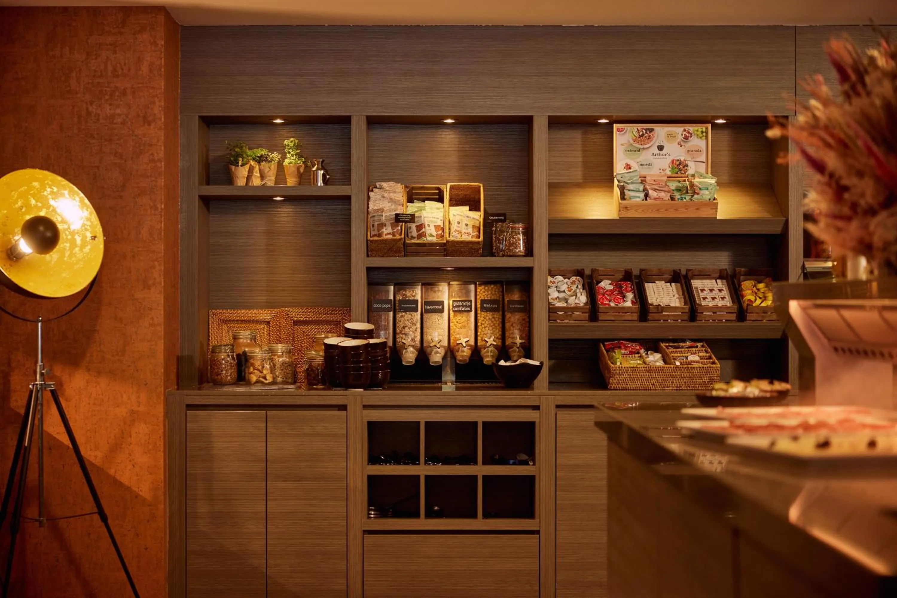 Restaurant/places to eat in Van der Valk Hotel Dennenhof