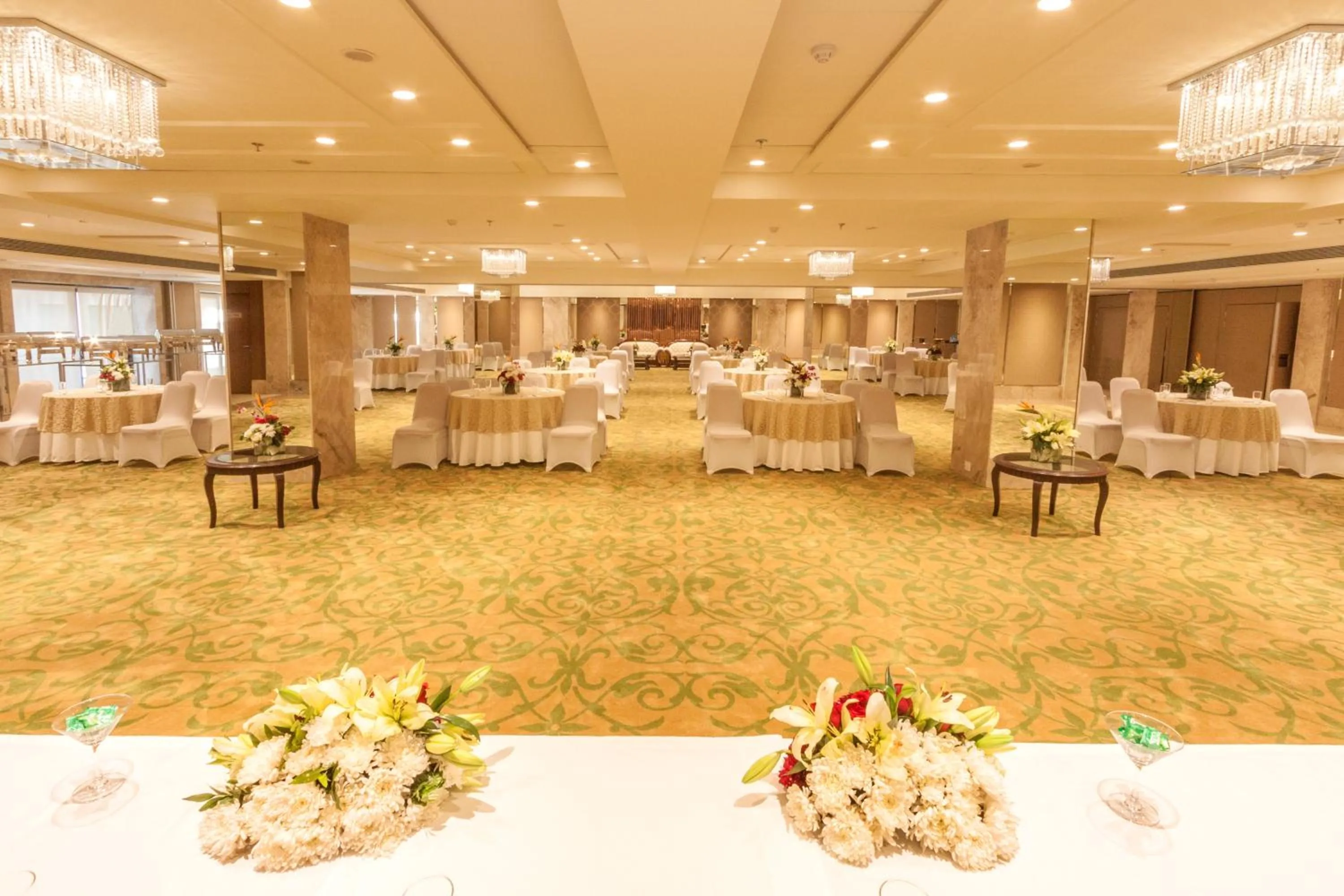 Banquet/Function facilities in Deventure Sarovar Portico Kapashera, New Delhi