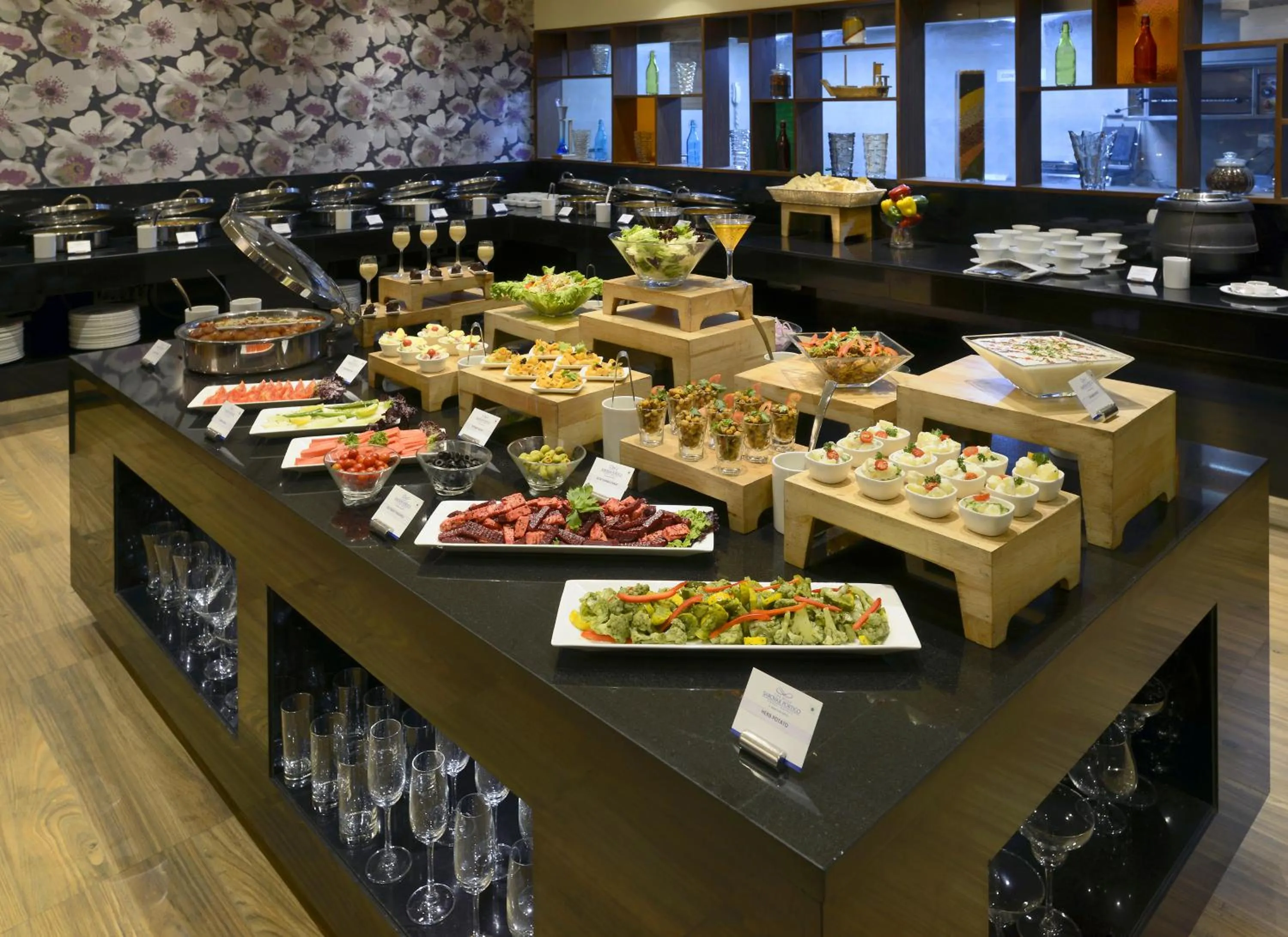 Meals in Deventure Sarovar Portico Kapashera, New Delhi