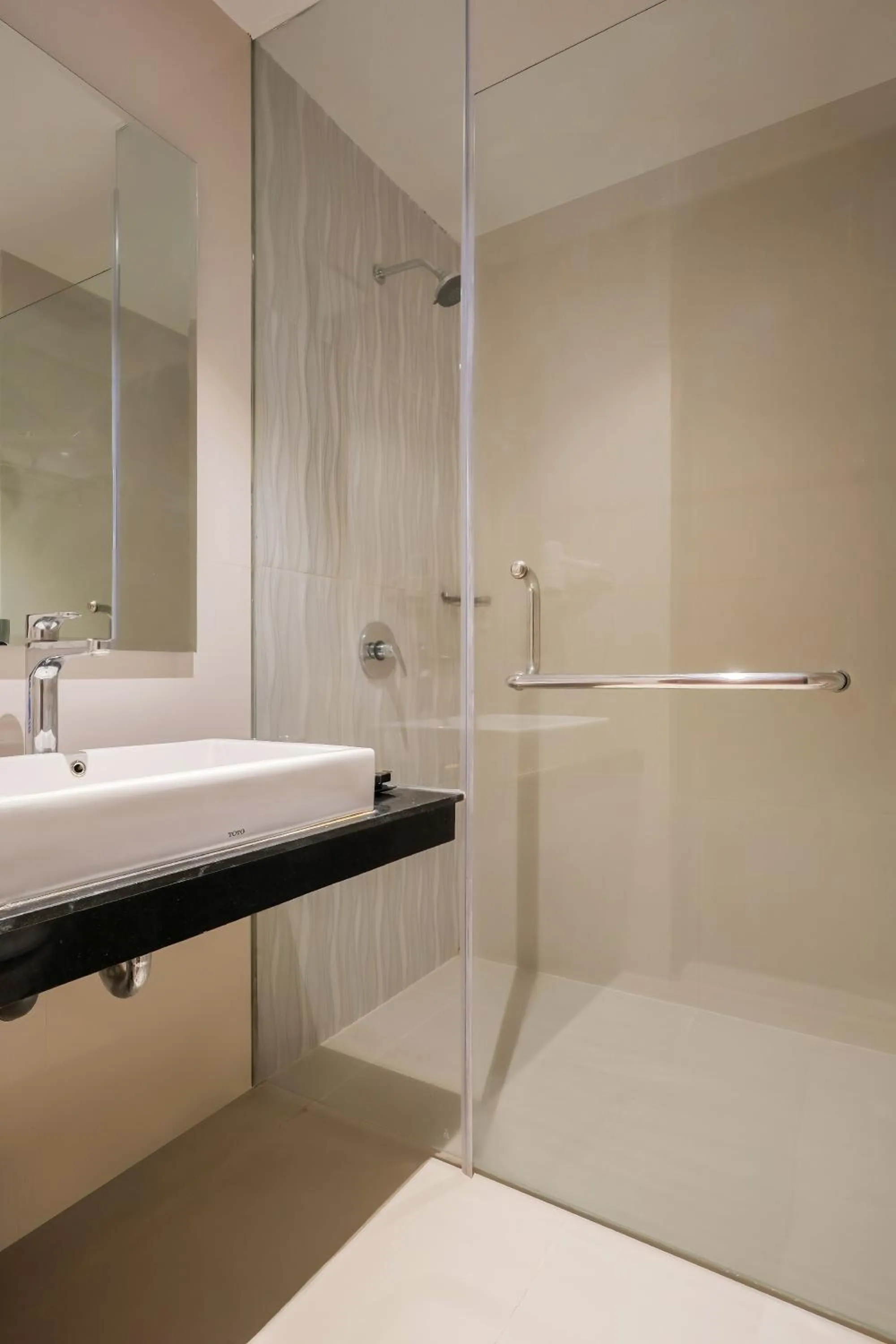 Gets Premiere Semarang