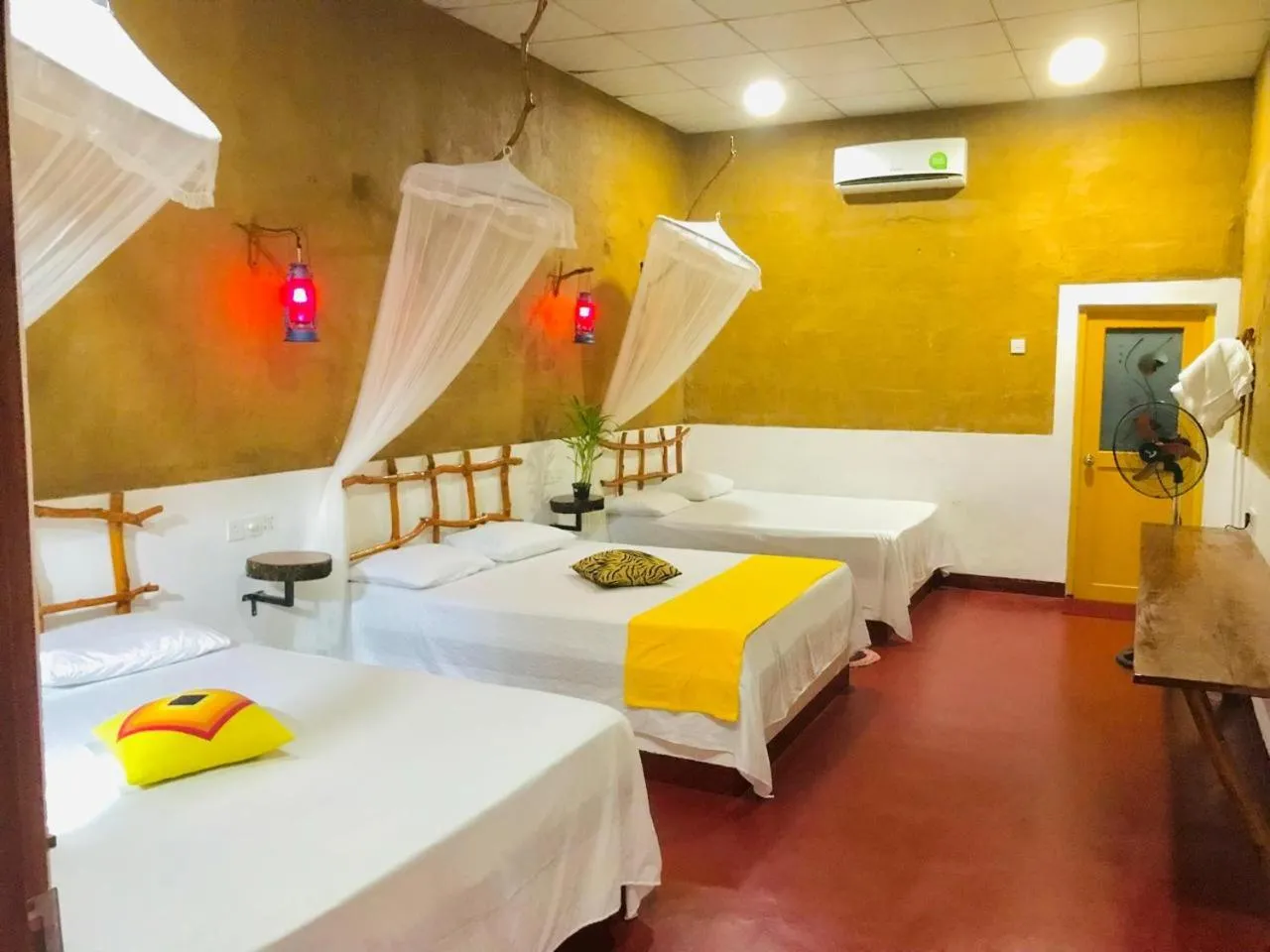 Photo of the whole room, Bed in Nature lovers Safari Cottage