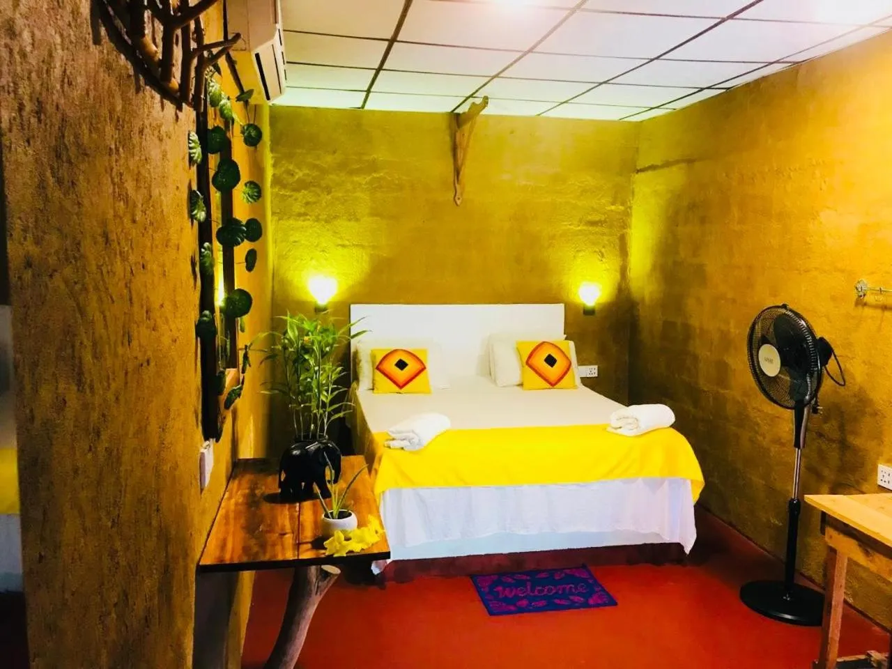 Photo of the whole room, Bed in Nature lovers Safari Cottage