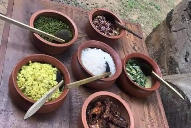 Restaurant/places to eat in Nature lovers Safari Cottage