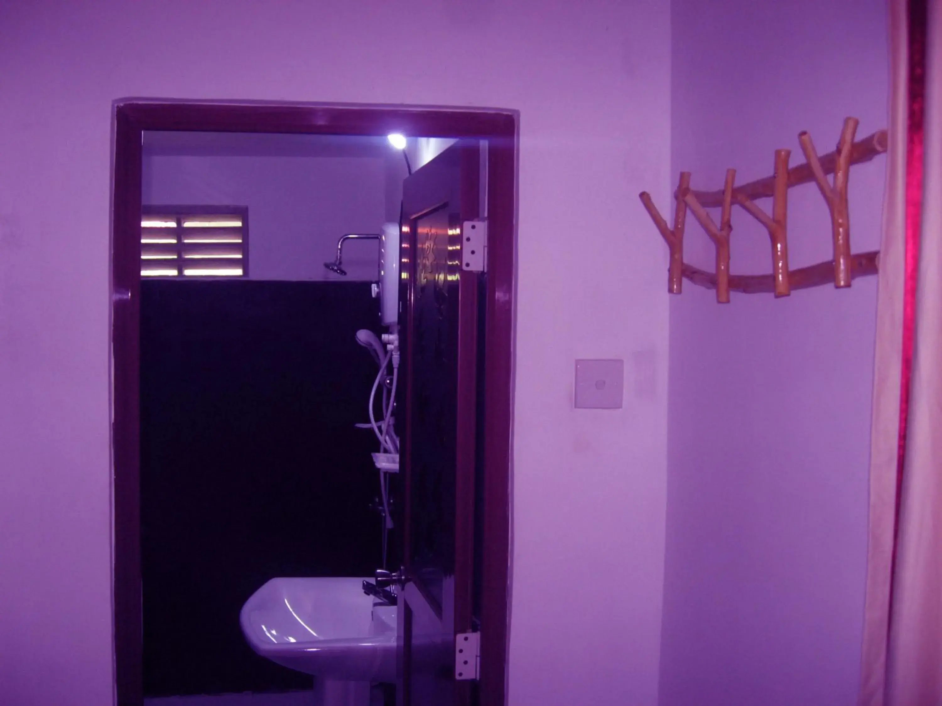 Budget Double Room in Nature lovers Safari Cottage Budget Double Room in Nature lovers Safari Cottage