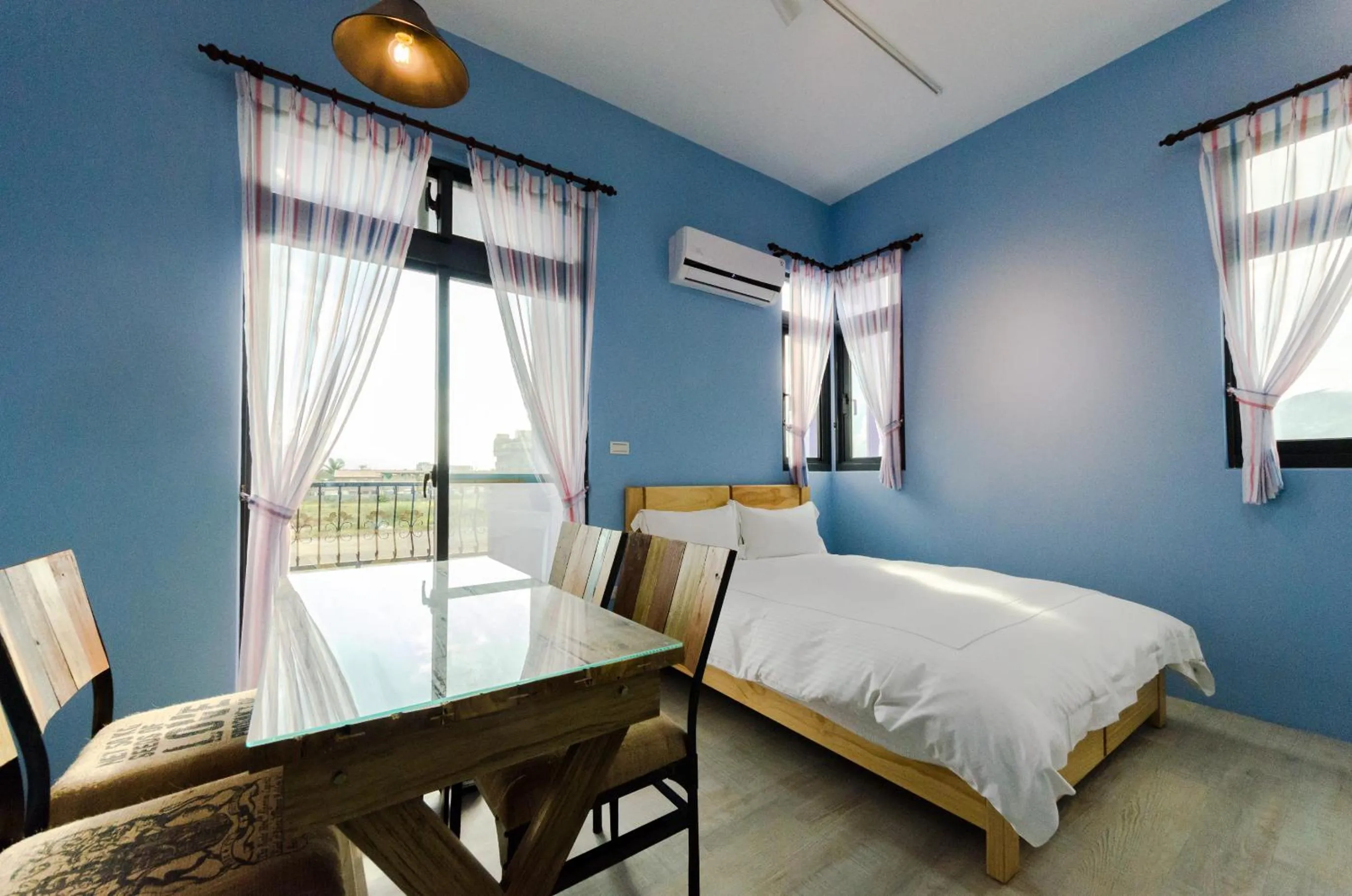 Bed in Sea breeze Inn