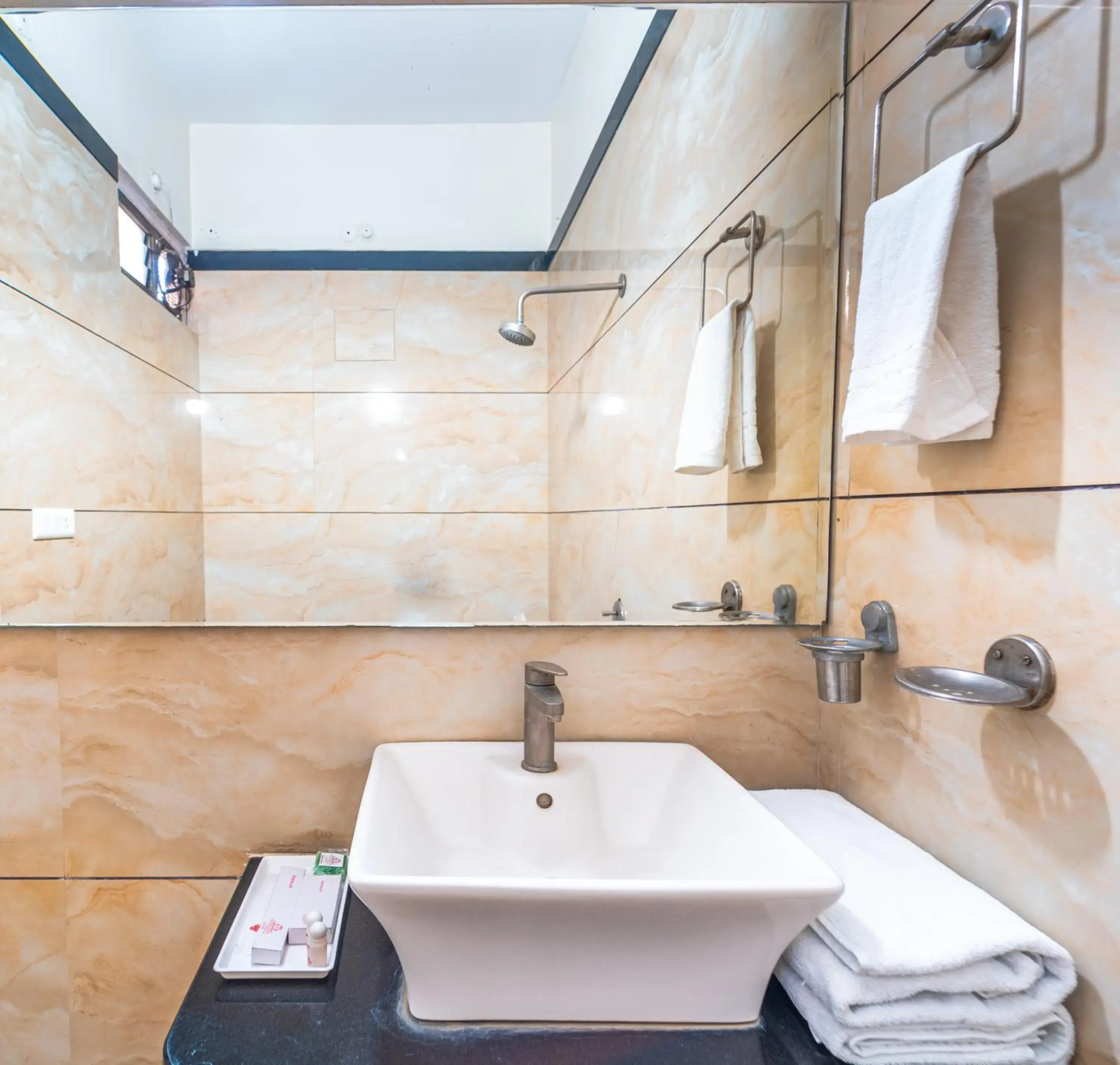 Economy Twin Room - single occupancy in Hotel Royal Palace Economy Twin Room - single occupancy in Hotel Royal Palace