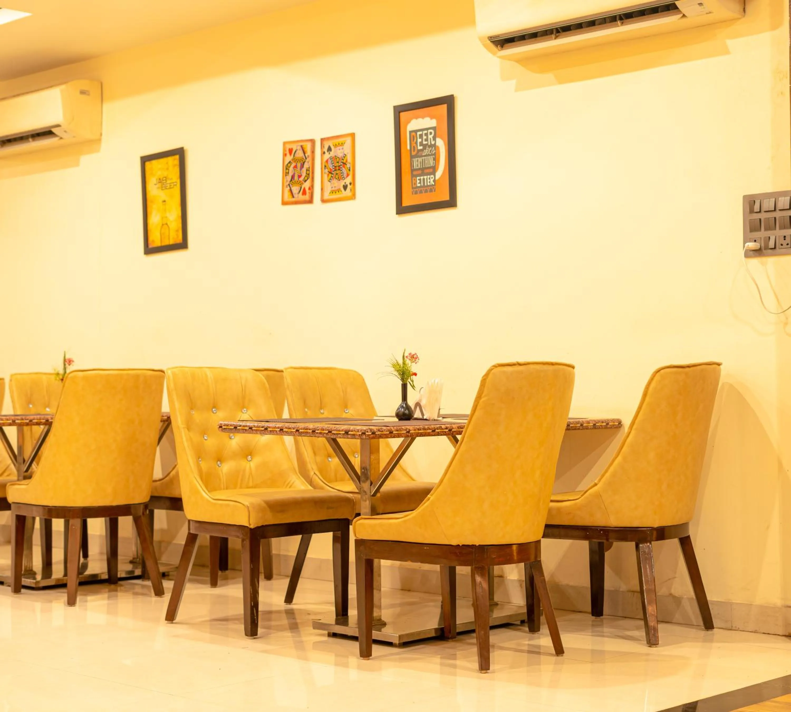 Lounge or bar in Hotel Royal Palace