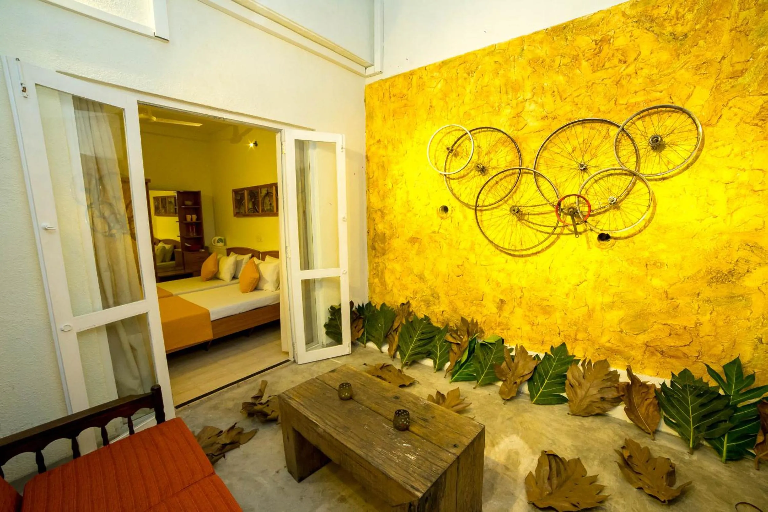 Seating area, Bed in Range Kandy