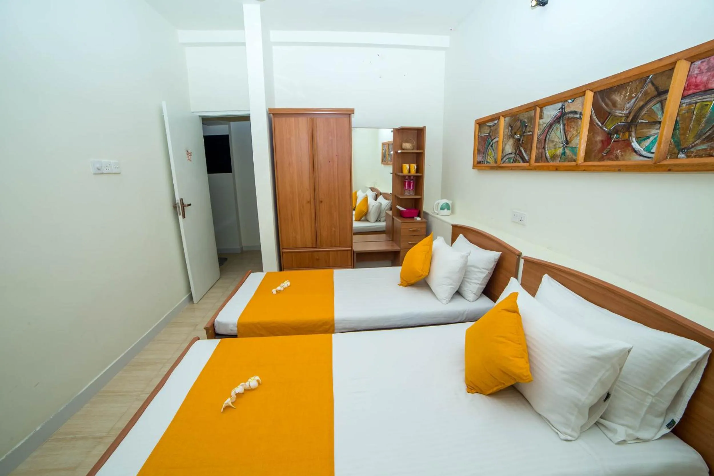 Shower, Bed in Range Kandy