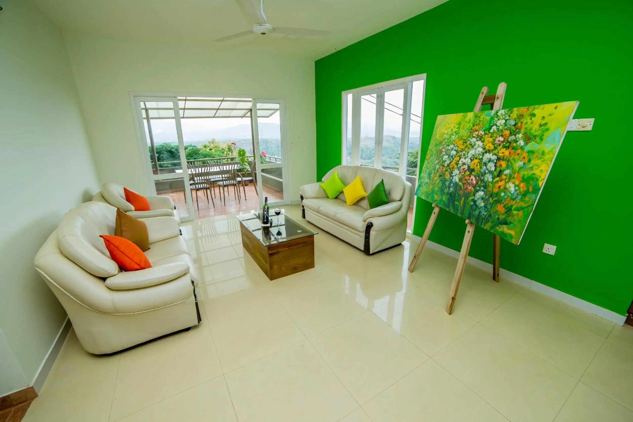 Communal lounge/ TV room in Range Kandy