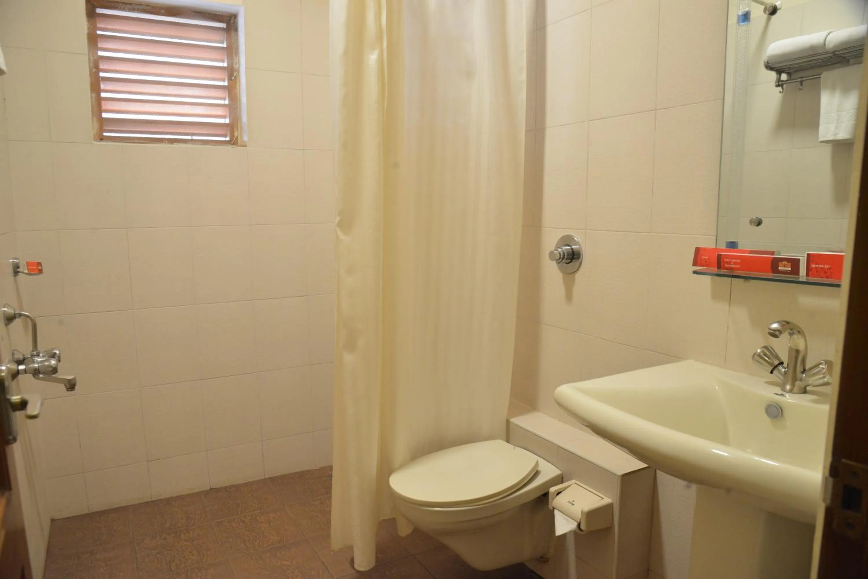 Bathroom in Pai Vista, KR Road