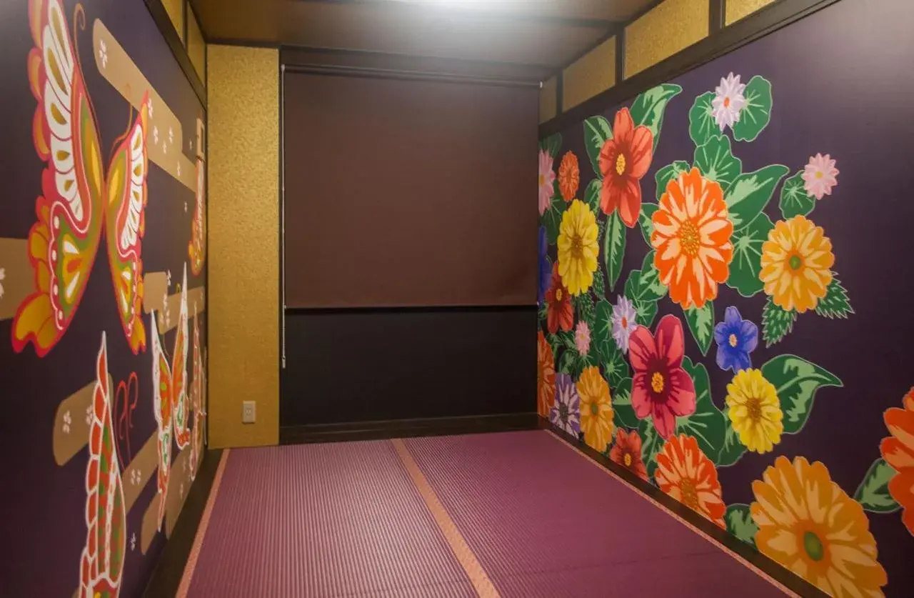 Photo of the whole room in Picnic Hostel Osaka Photo of the whole room in Picnic Hostel Osaka