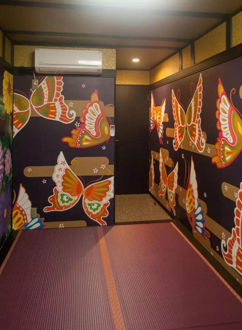 Photo of the whole room in Picnic Hostel Osaka Photo of the whole room in Picnic Hostel Osaka