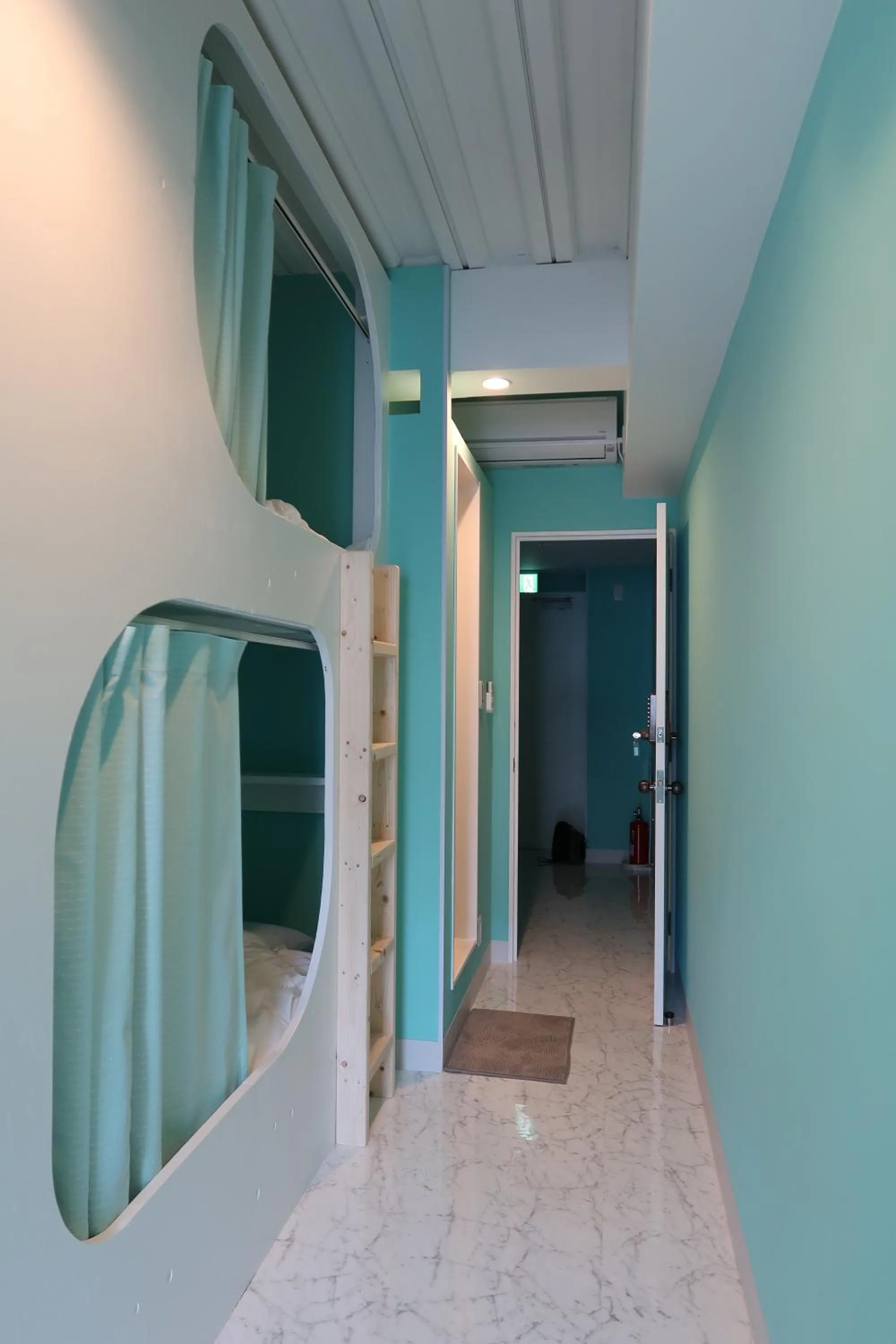 bunk bed in Picnic Hostel Osaka