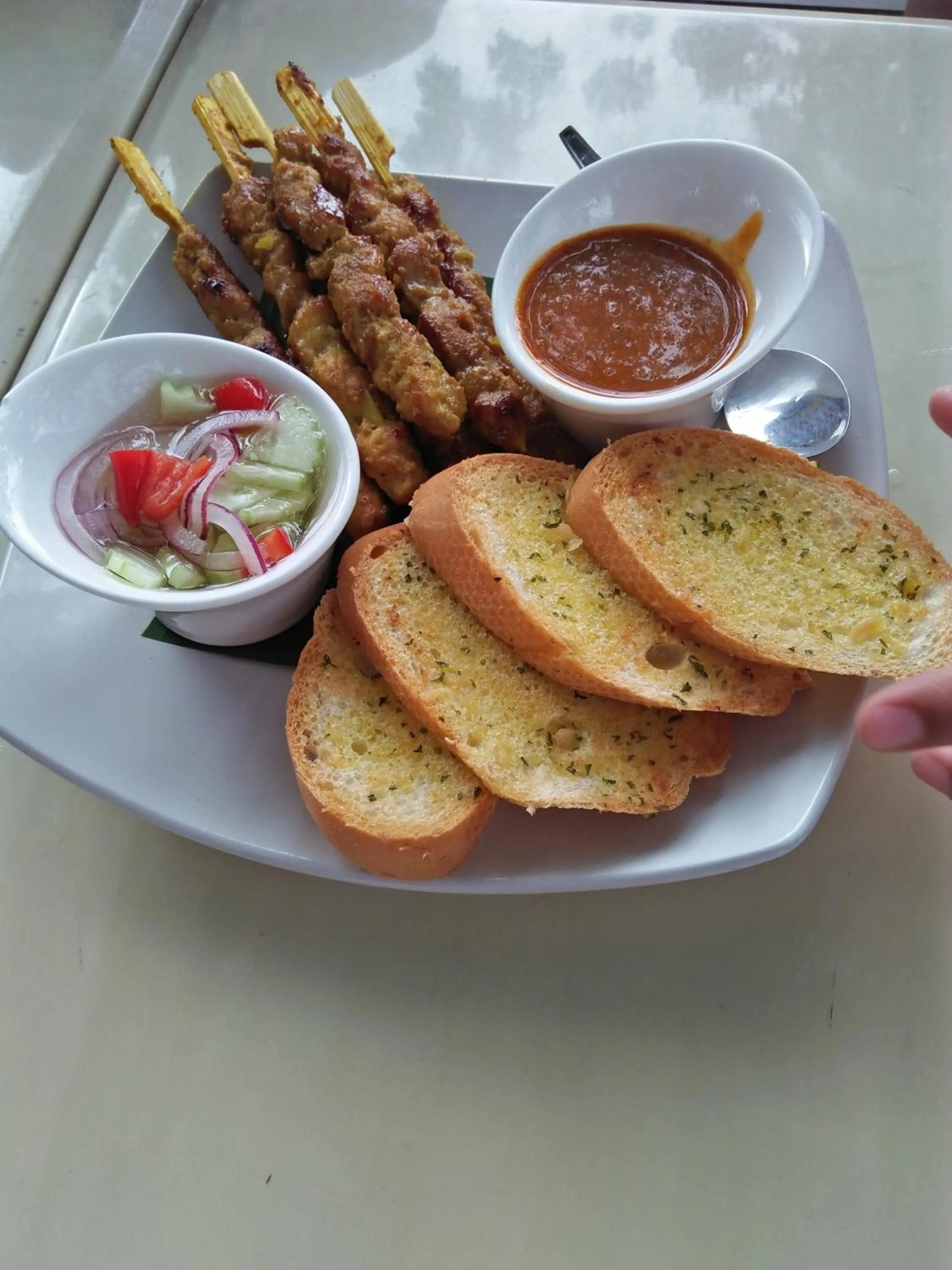 Food and drinks in Phusam Big Resort