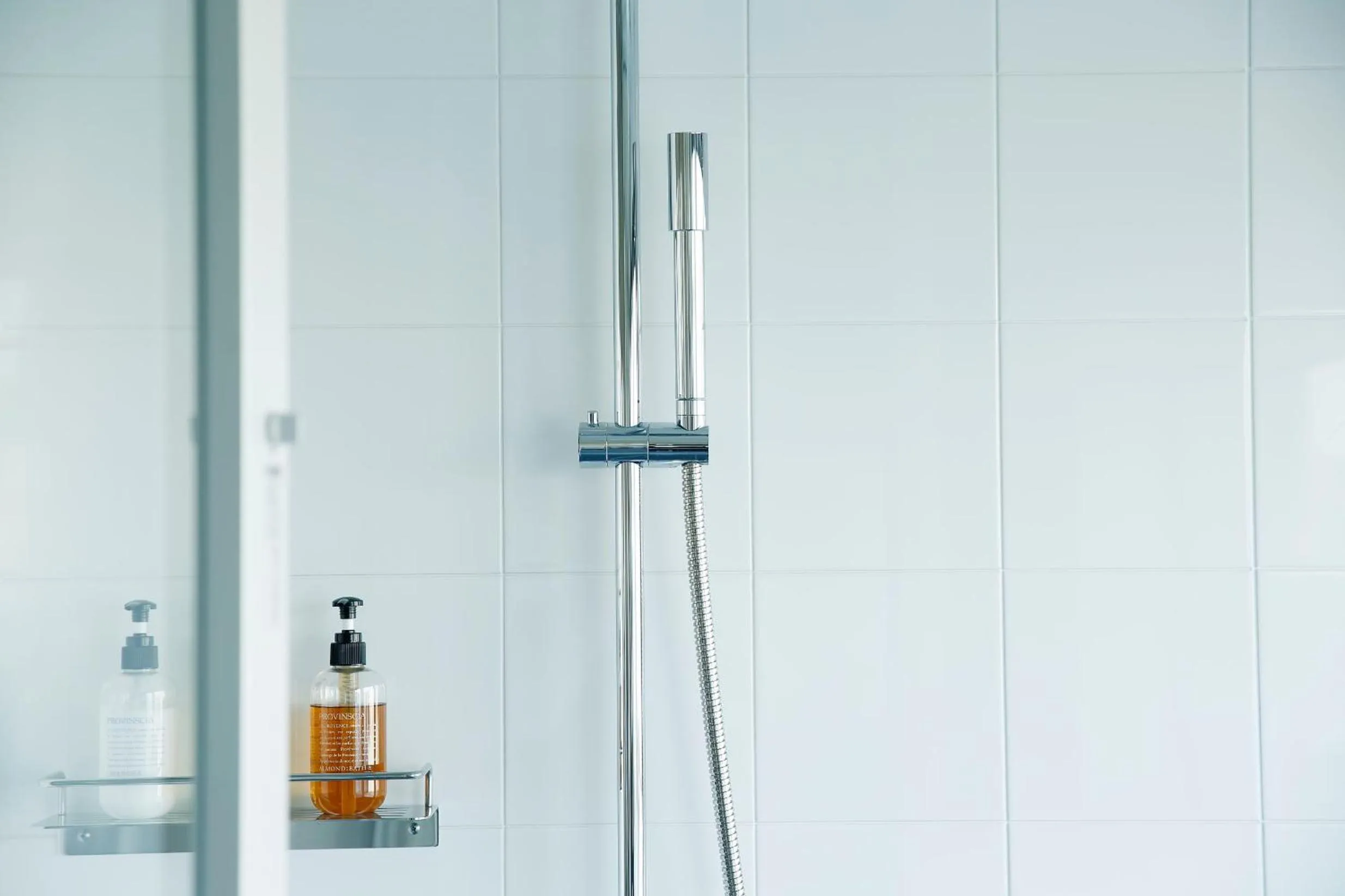 Shower in LYURO Tokyo Kiyosumi by THE SHARE HOTELS