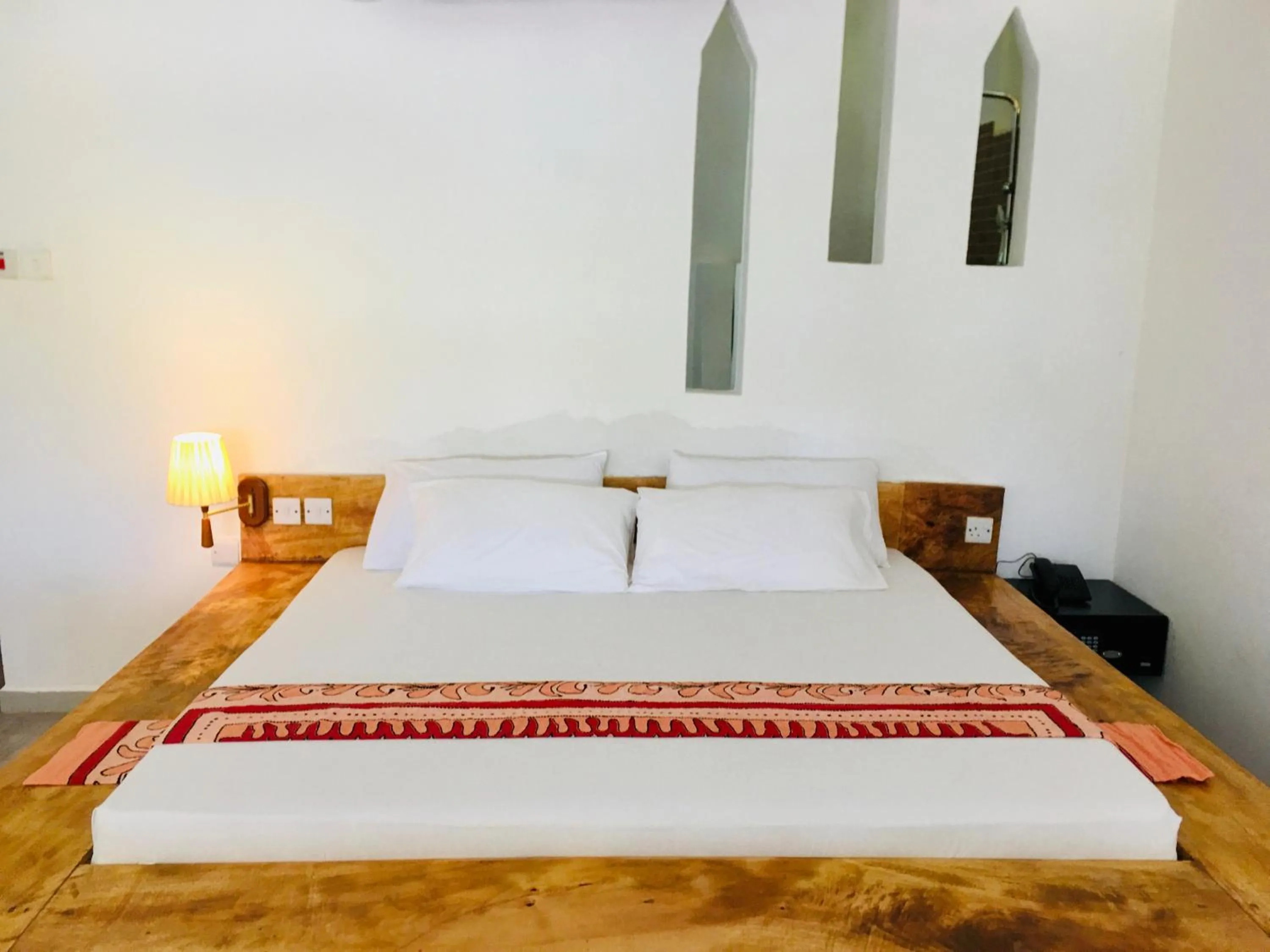 Photo of the whole room, Bed in Pemba Paradise