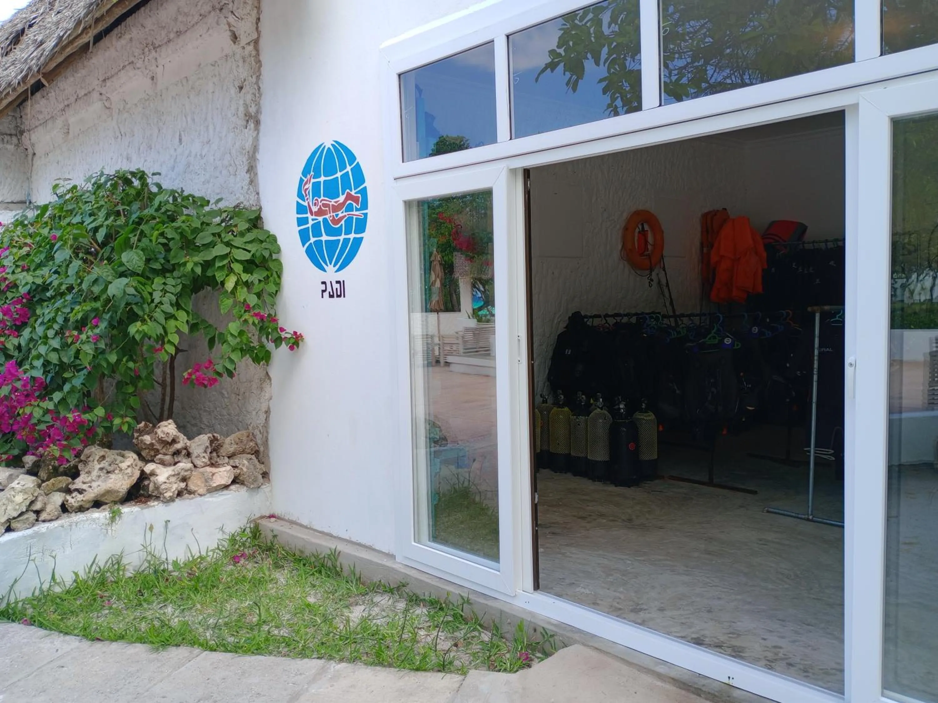 Diving in Pemba Paradise