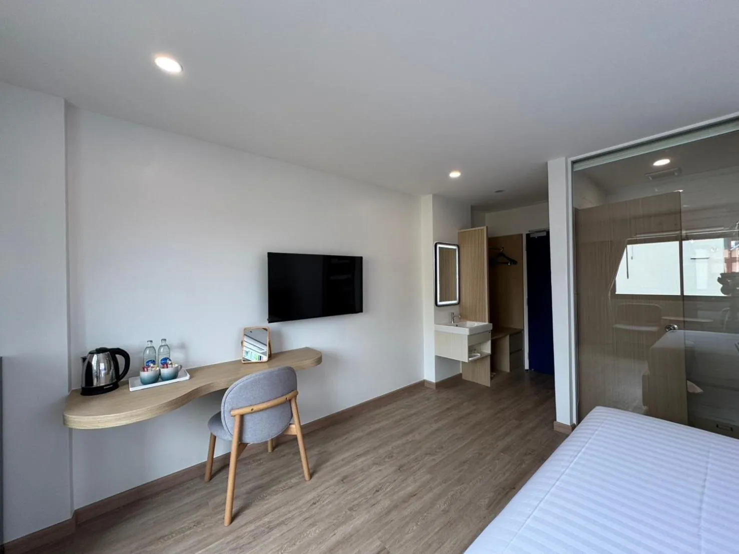 Photo of the whole room, Bed in HOUSE HOTEL Central Pattaya