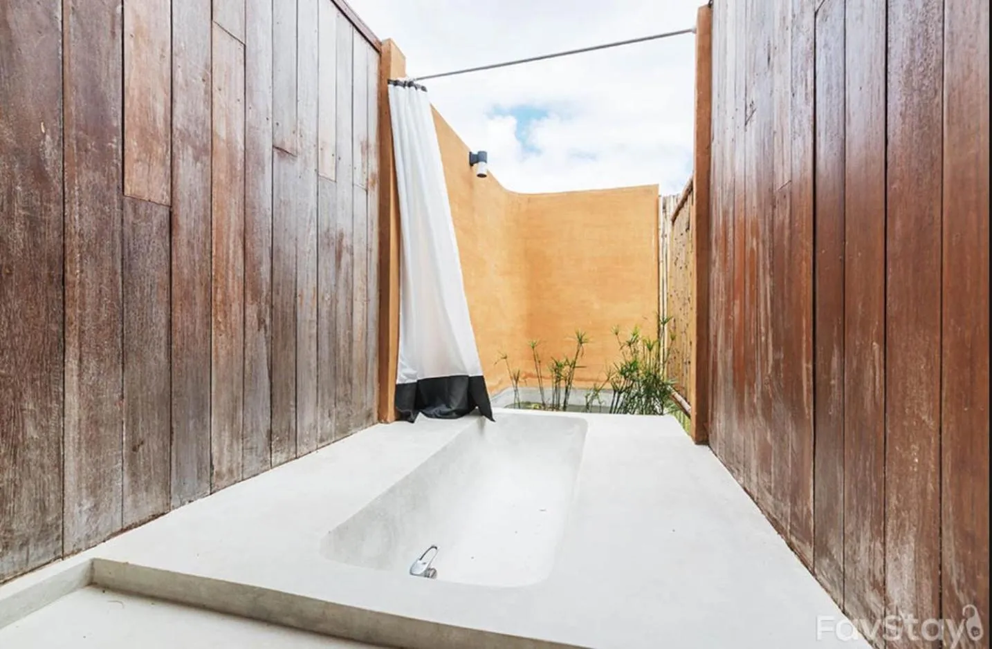 Bathroom in COOLLiving Farmhouse Organic