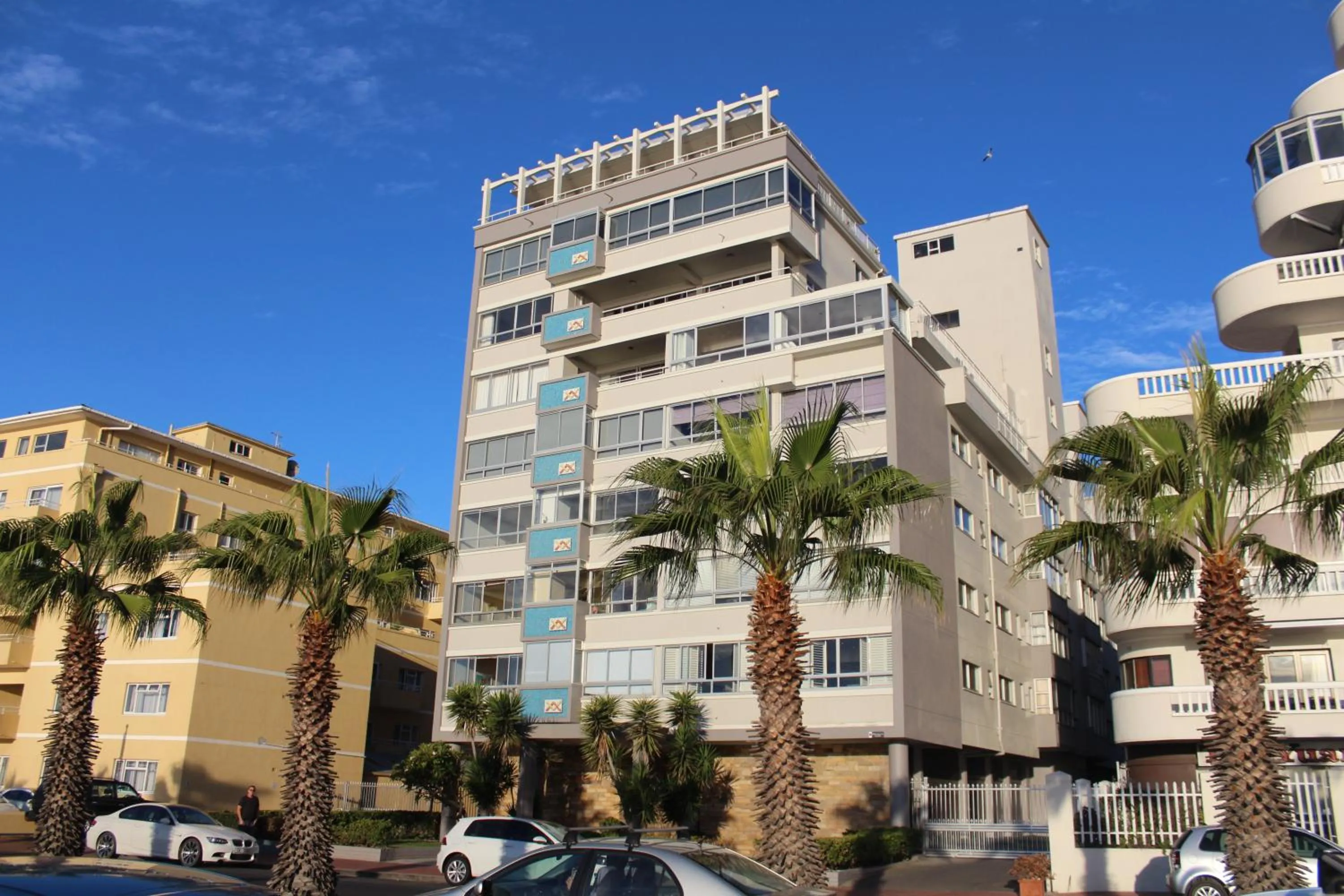Facade/entrance in Beachfront Seaview