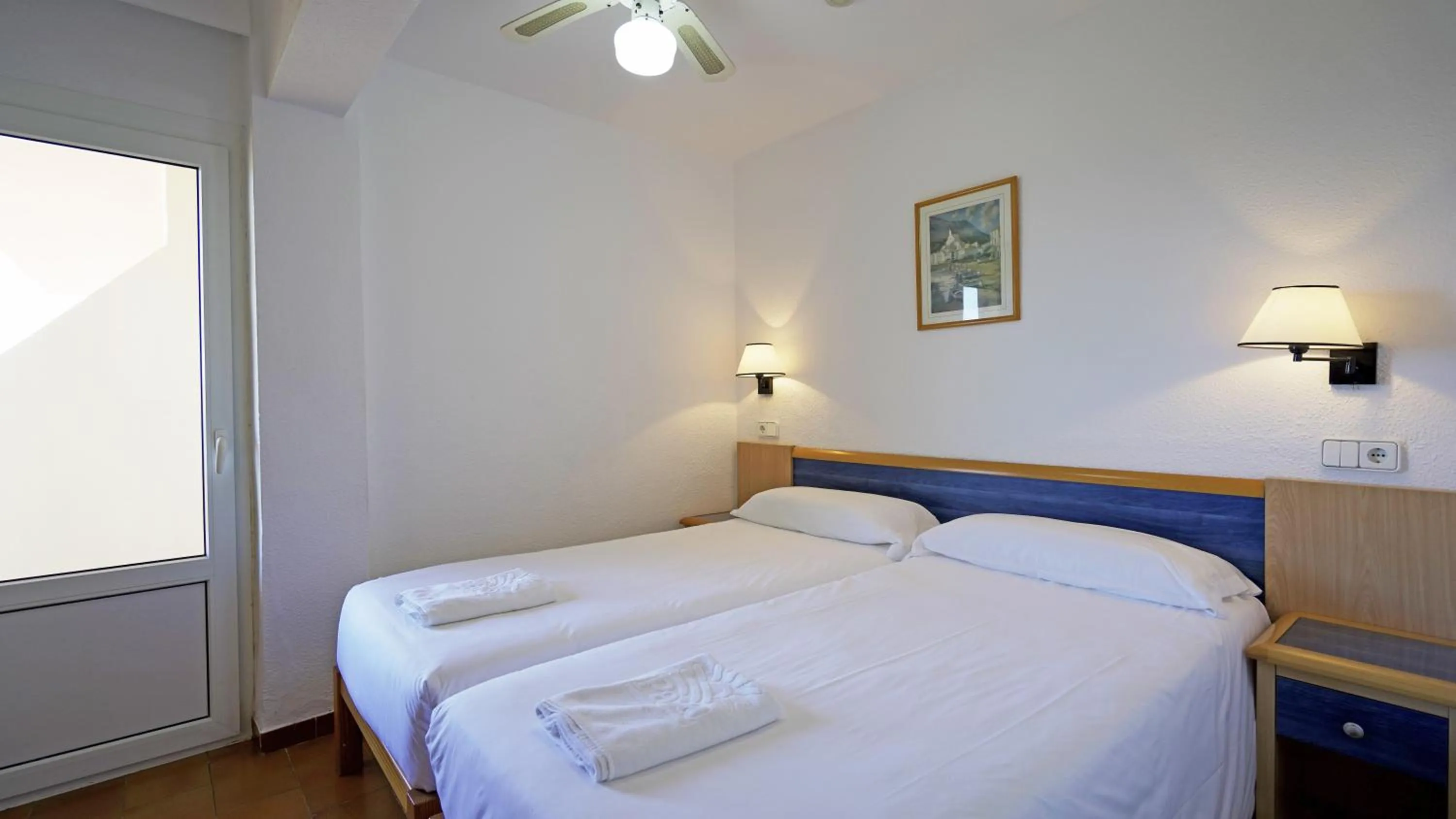 Bedroom, Bed in Apartamentos Portu Saler