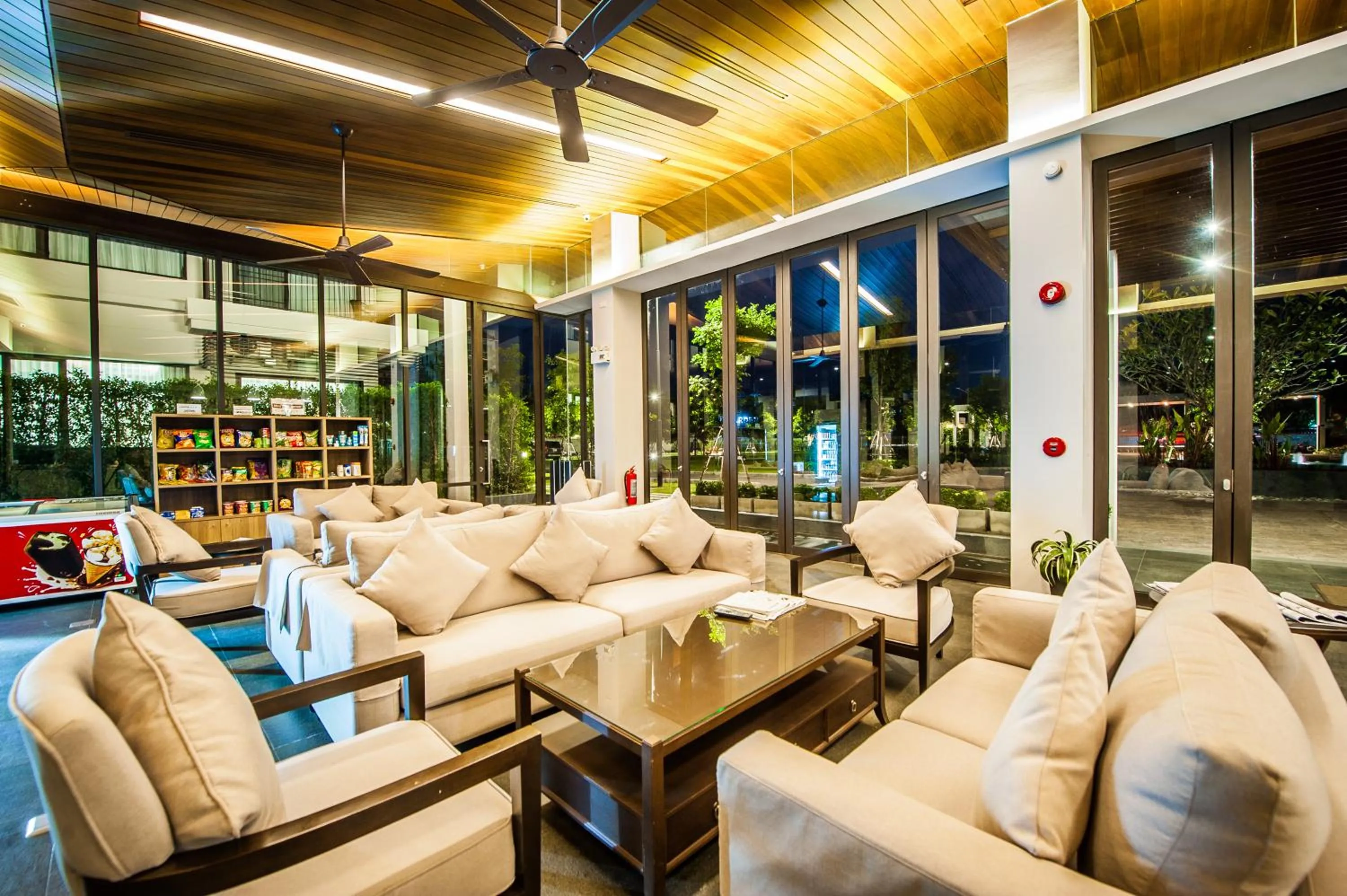 Lobby or reception in Burgundy Residence 304