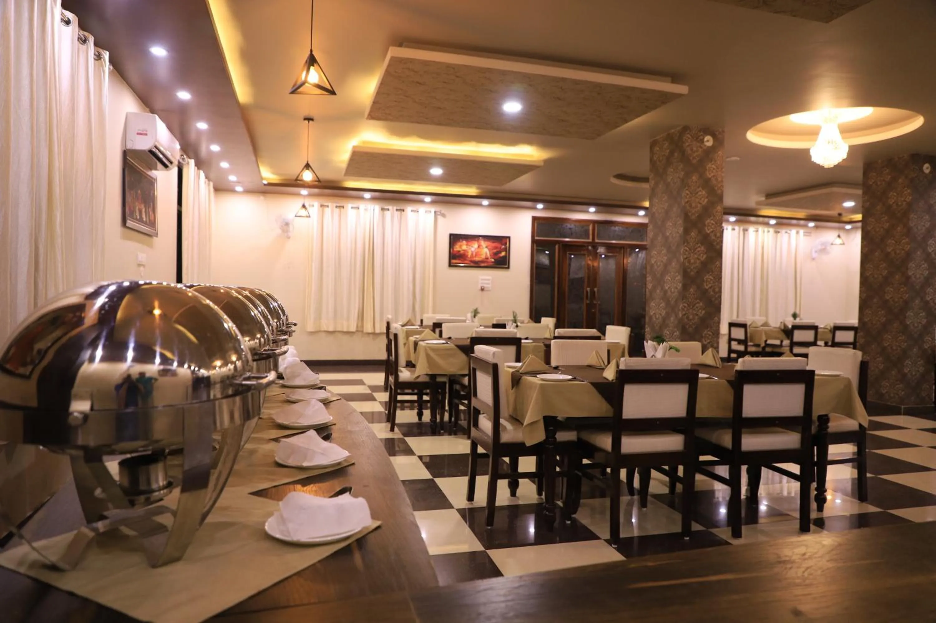 Restaurant/places to eat in Hotel Pushkar Legacy