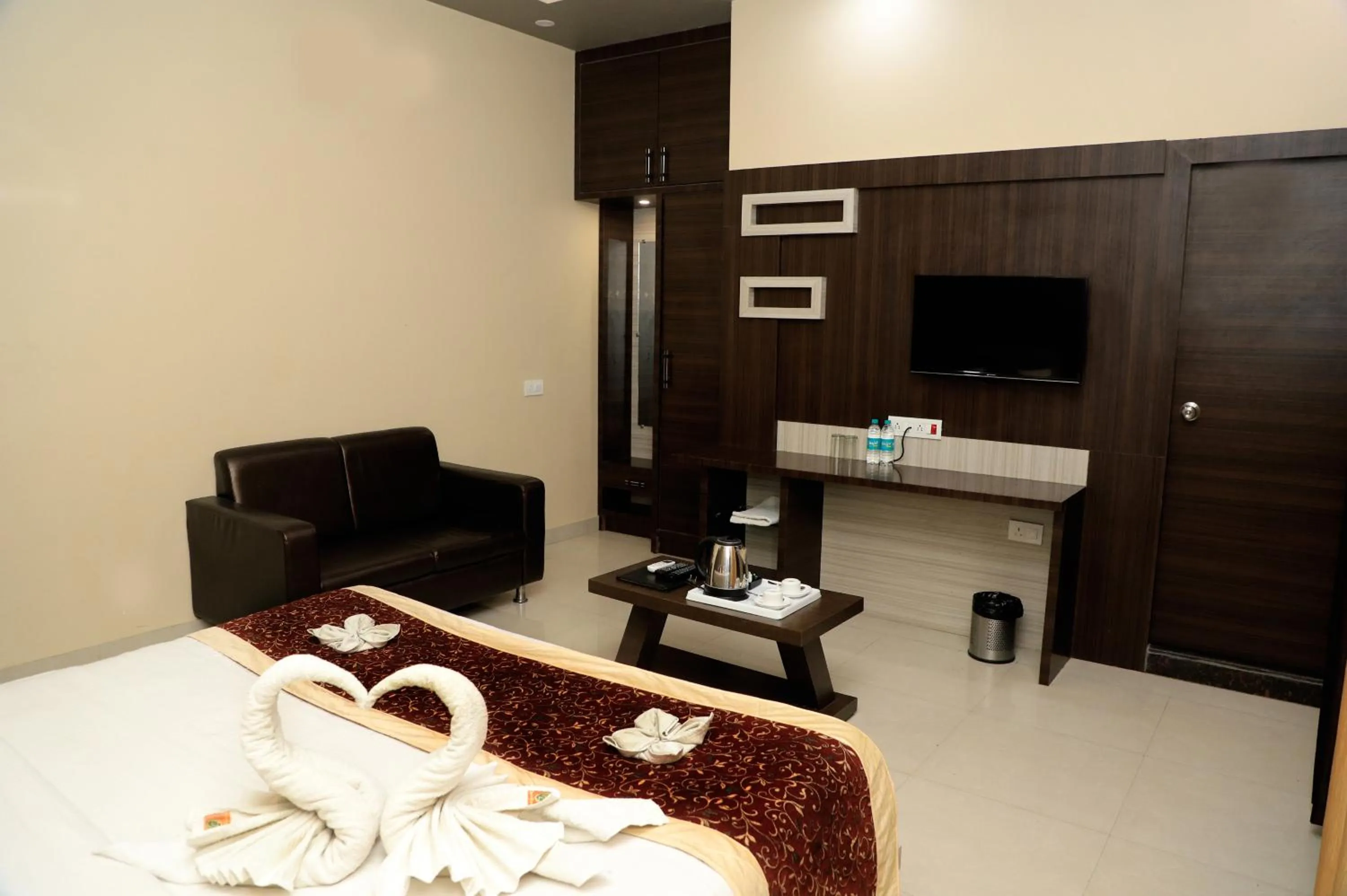 Bed in Hotel Pushkar Legacy