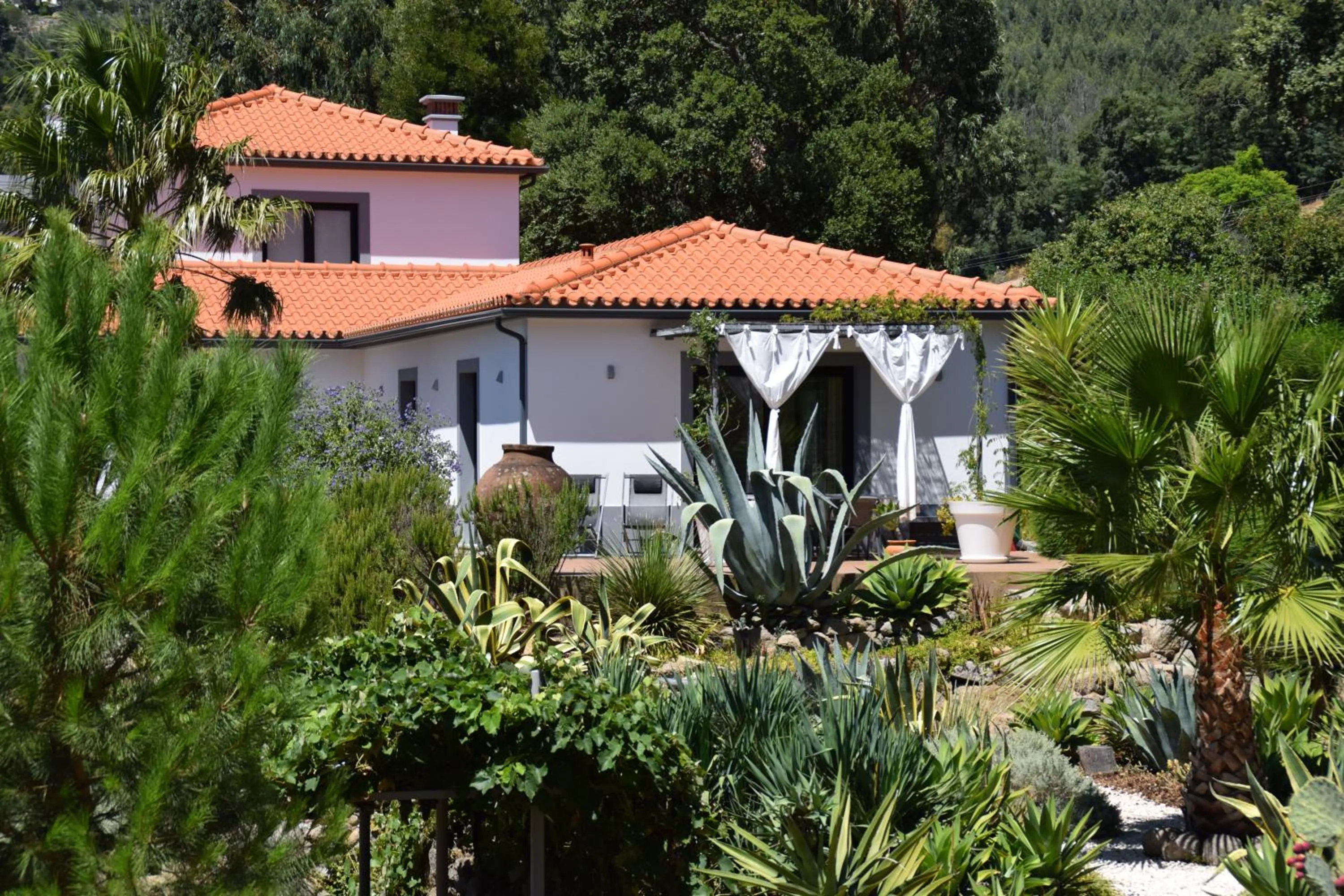 Garden in Pirilampo