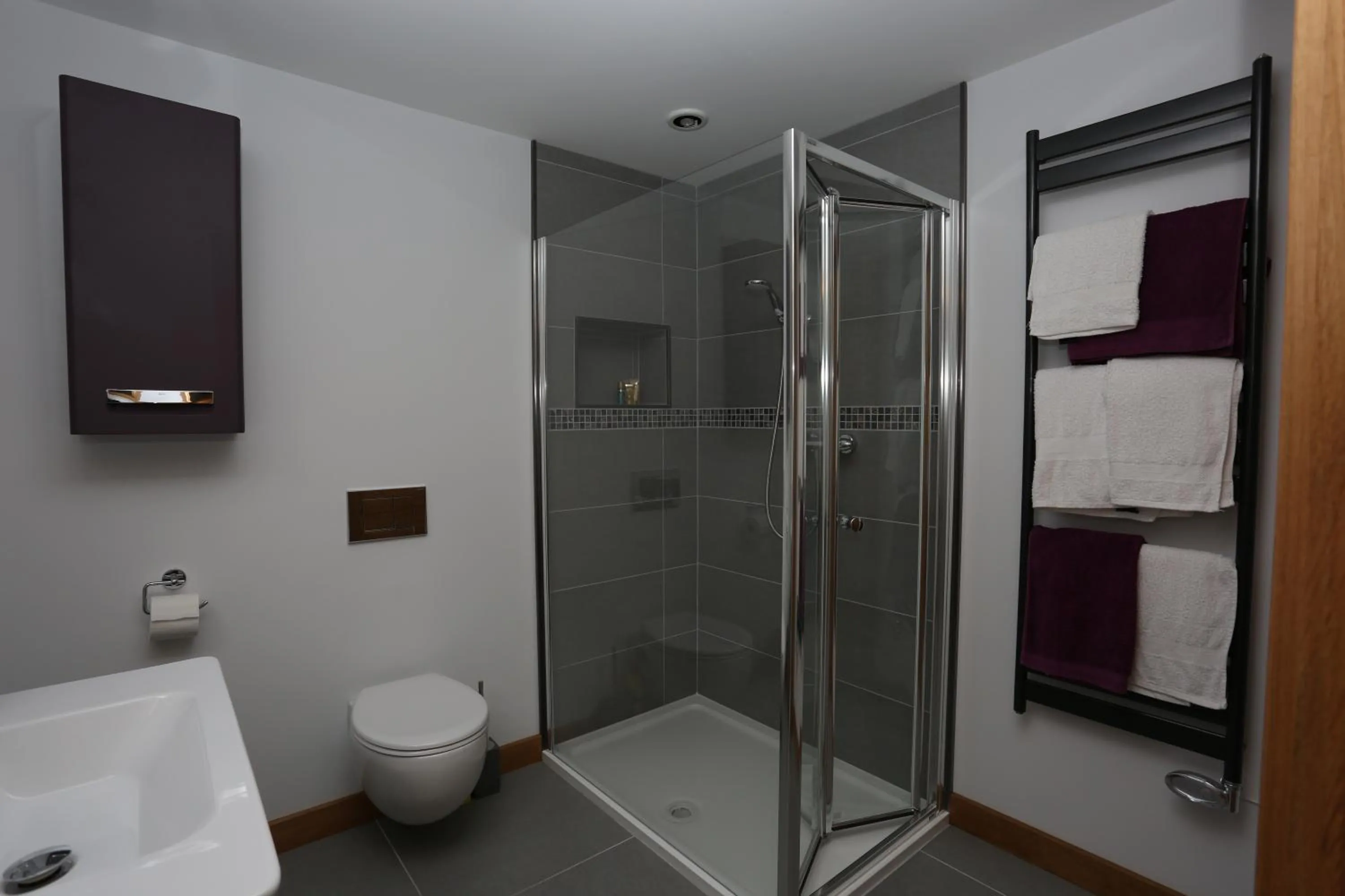 Bathroom in Holywell Bay B & B