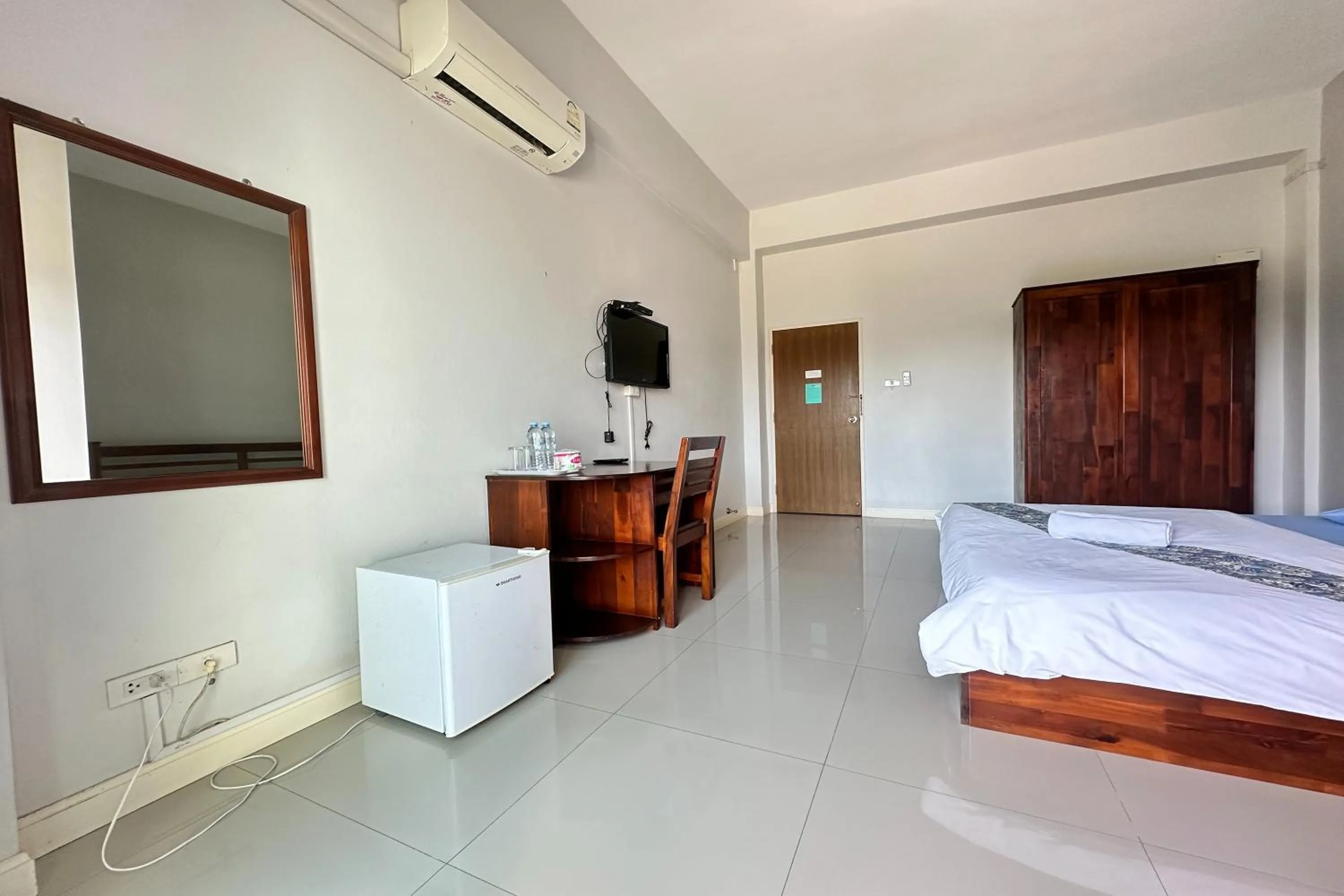 TV and multimedia, Bed in Tara Apartment