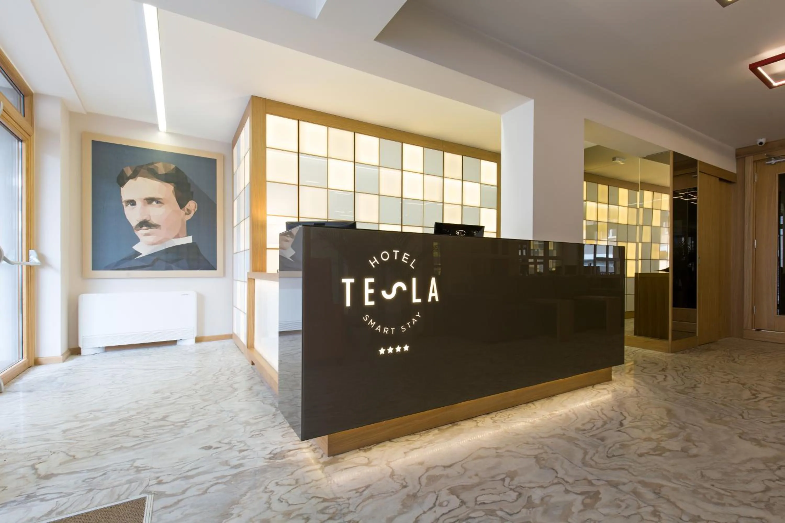 Lobby or reception in Hotel TESLA - Smart Stay Garni