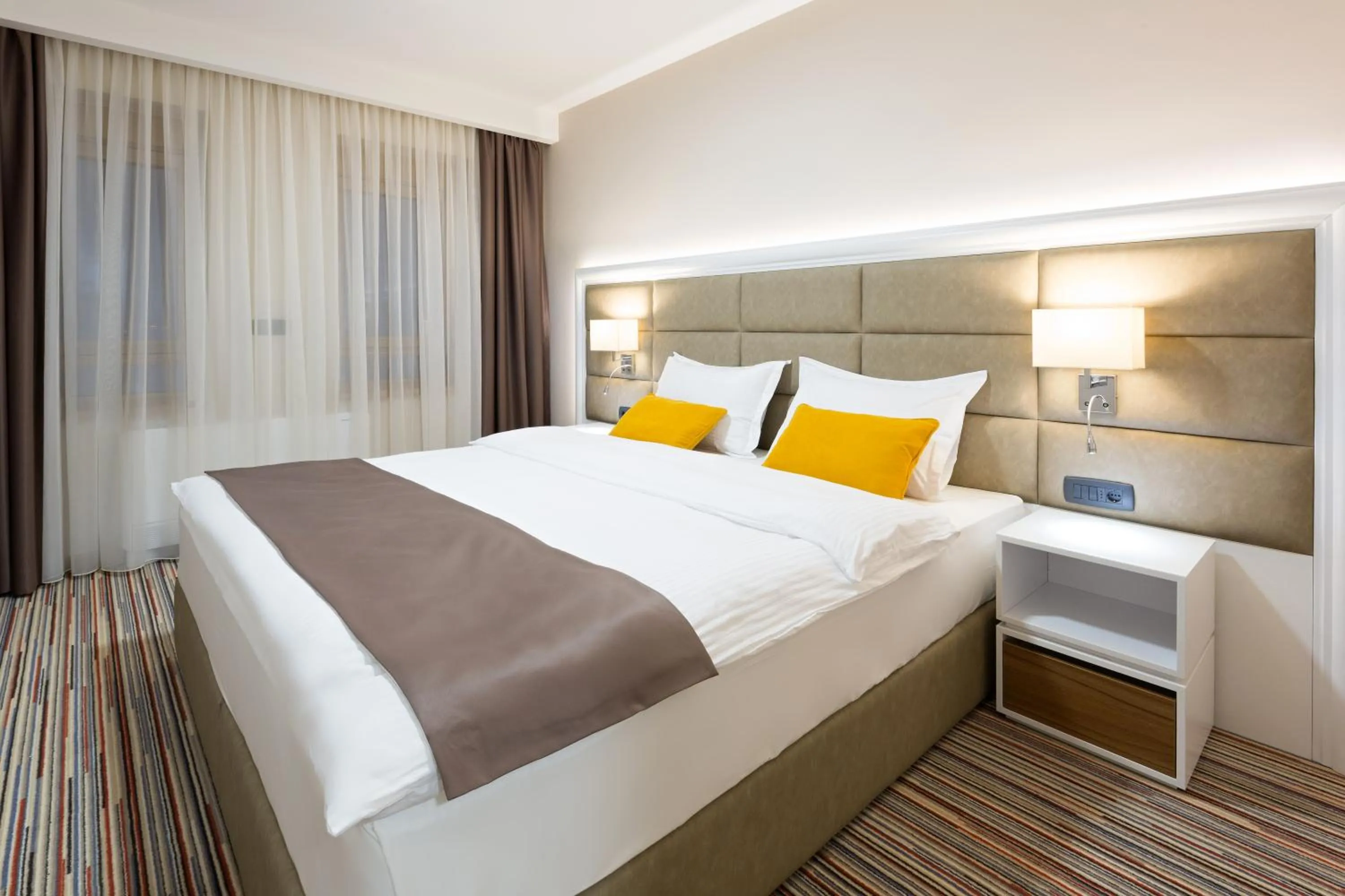 Bedroom, Bed in Hotel TESLA - Smart Stay Garni