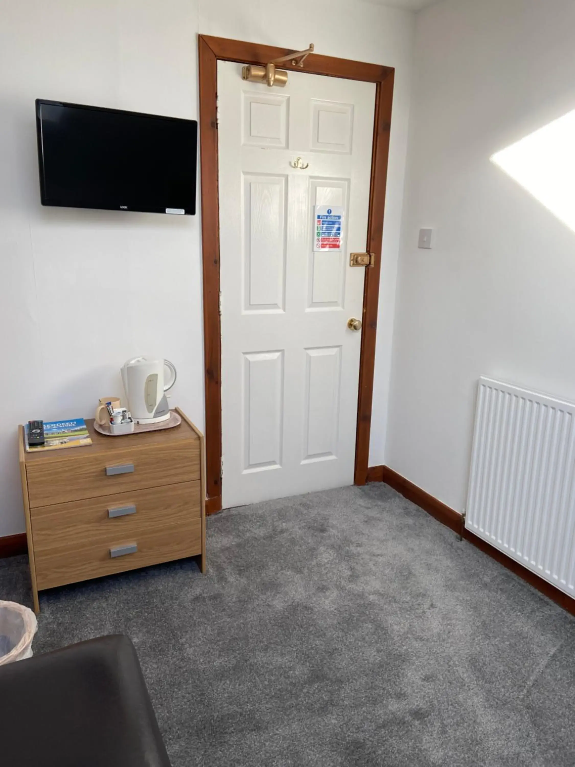 Single Room with Shared Bathroom - single occupancy in Belhaven Private Hotel Single Room with Shared Bathroom - single occupancy in Belhaven Private Hotel