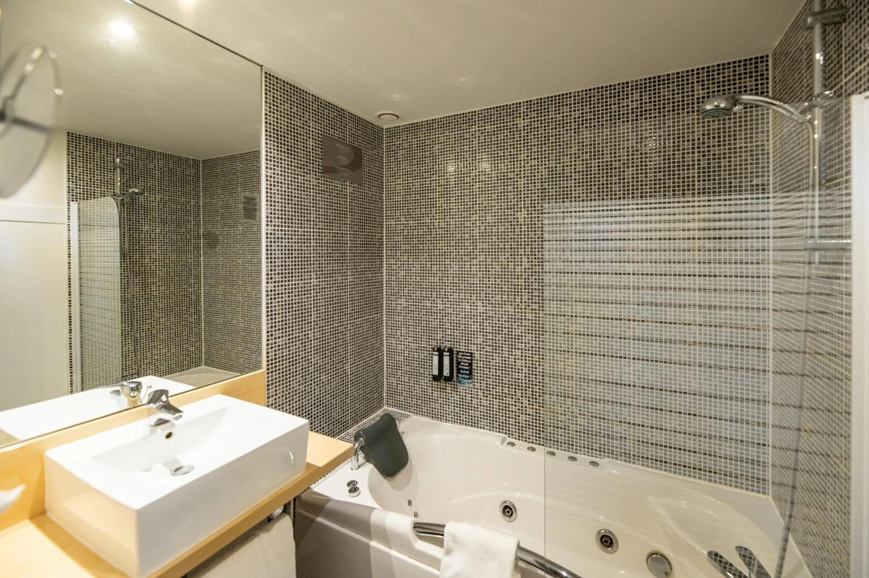 Bathroom in Hotel & Aparthotel Alize Mouscron