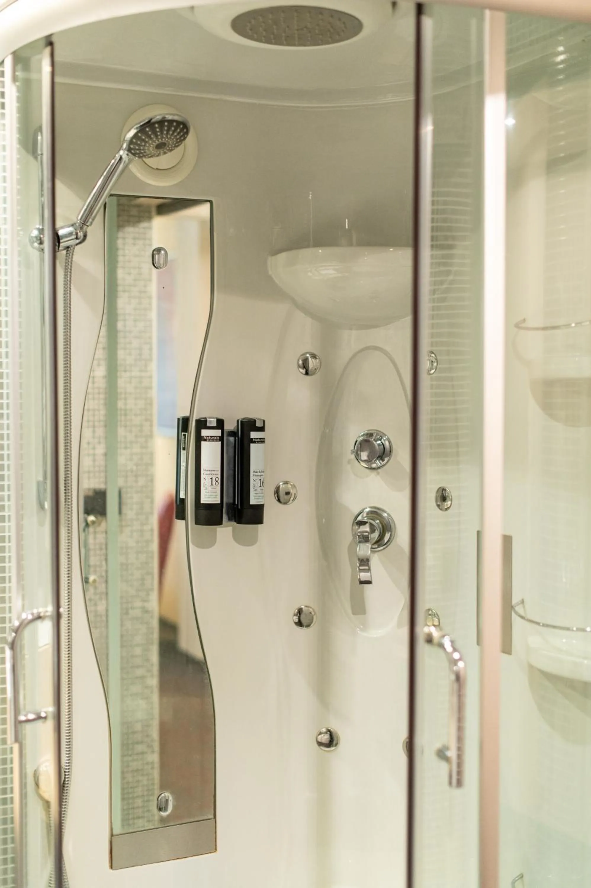 Bathroom in Hotel & Aparthotel Alize Mouscron