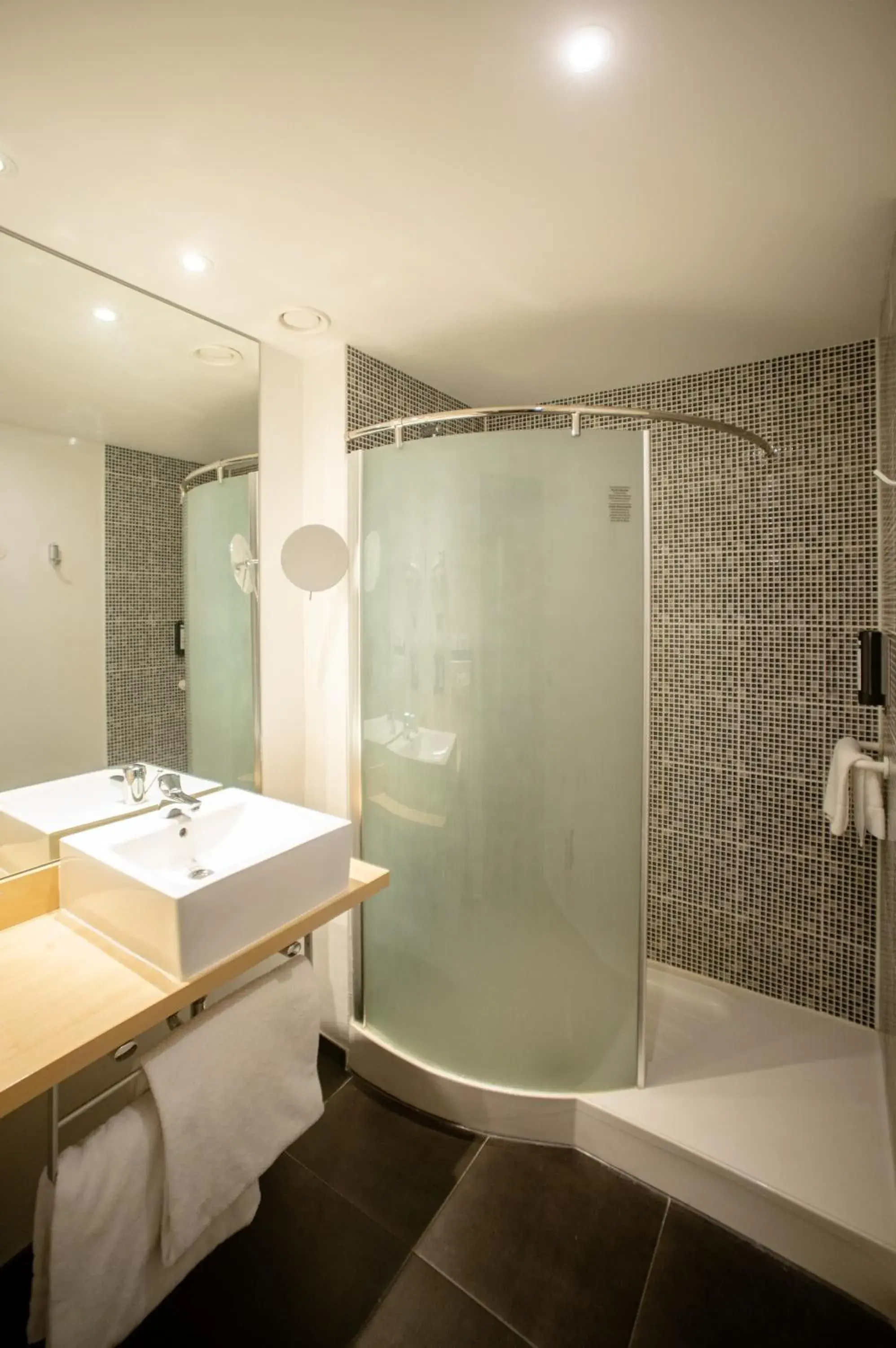 Bathroom in Hotel & Aparthotel Alize Mouscron Bathroom in Hotel & Aparthotel Alize Mouscron