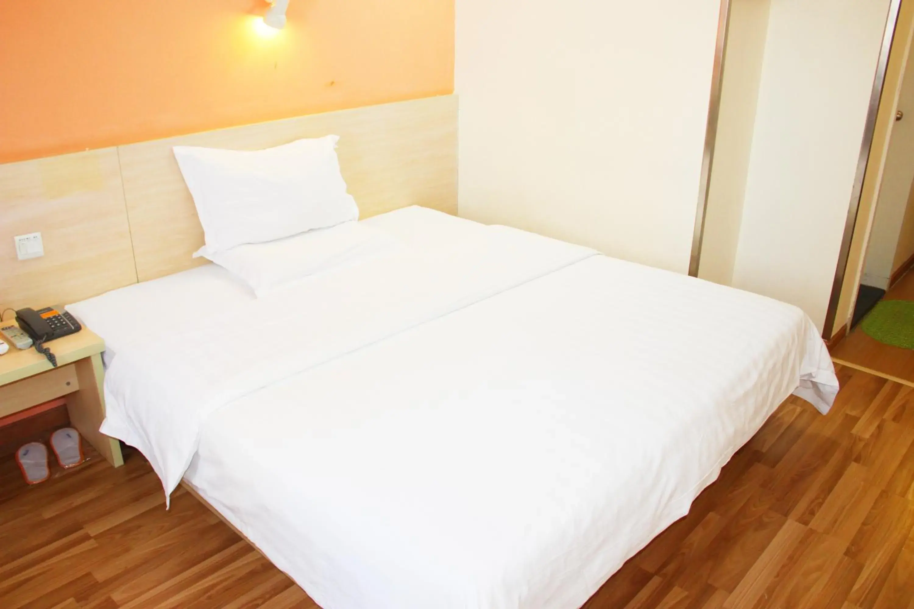 Bedroom, Bed in 7Days Premium Beijing Daxing West Huangcun Street Subway Station No.2 Bedroom, Bed in 7Days Premium Beijing Daxing West Huangcun Street Subway Station No.2