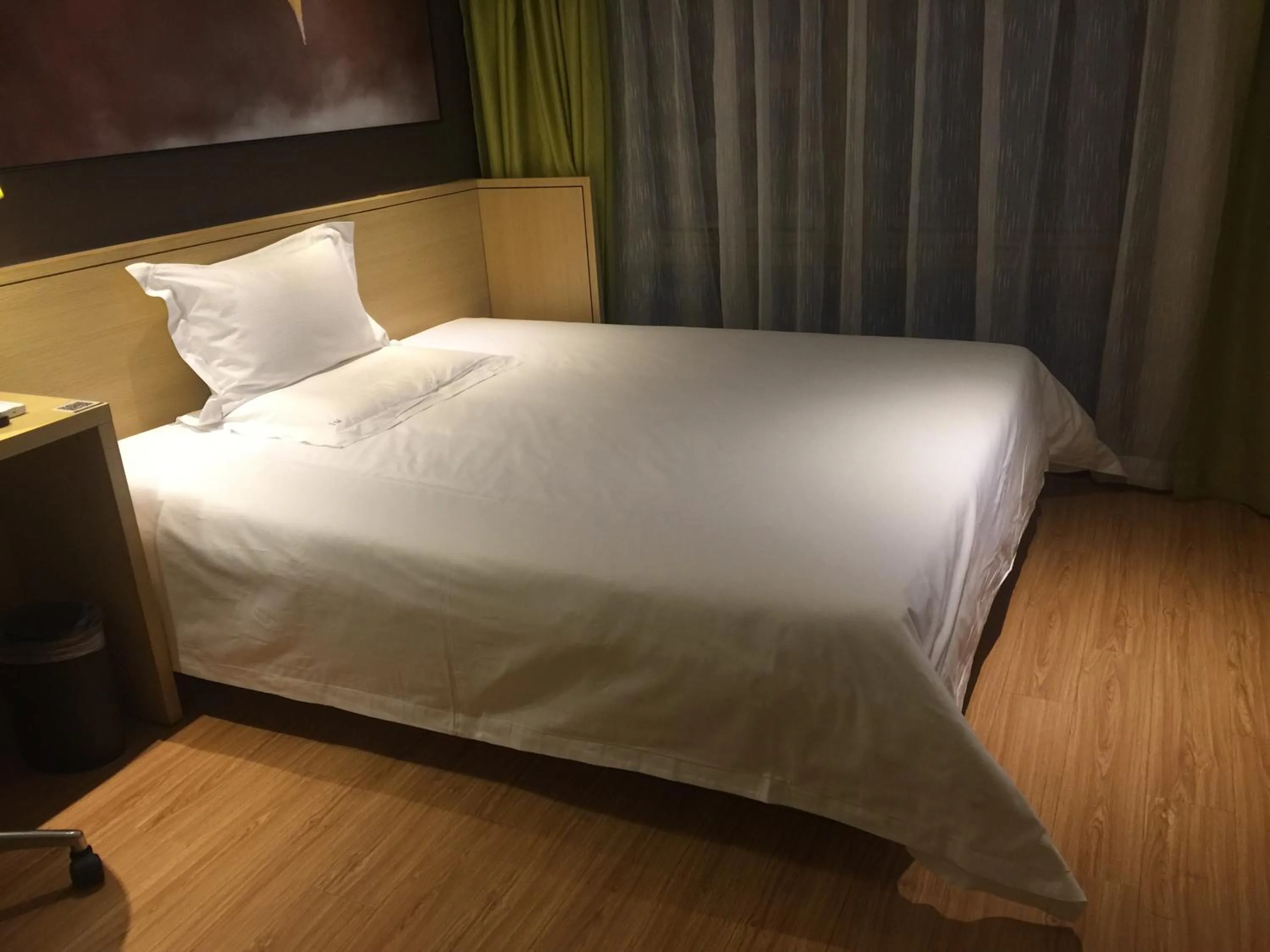 Bed in IU Hotel Beijing Life Science Park Station