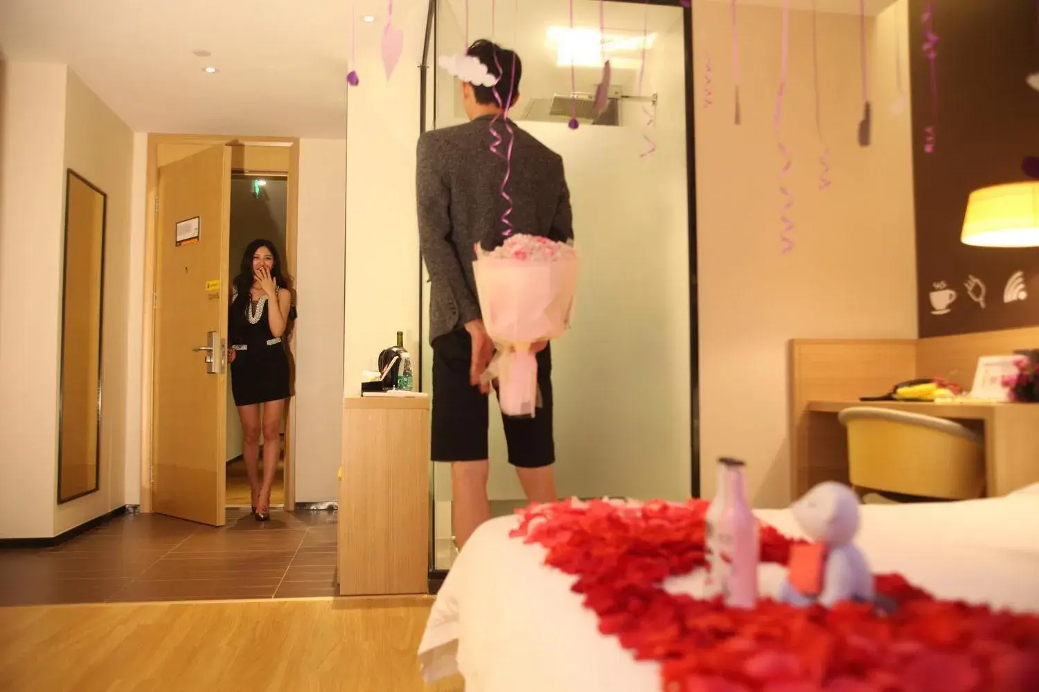 Photo of the whole room, Bed in IU Hotel Shanghai Dongchuan Road Metro Station Photo of the whole room, Bed in IU Hotel Shanghai Dongchuan Road Metro Station